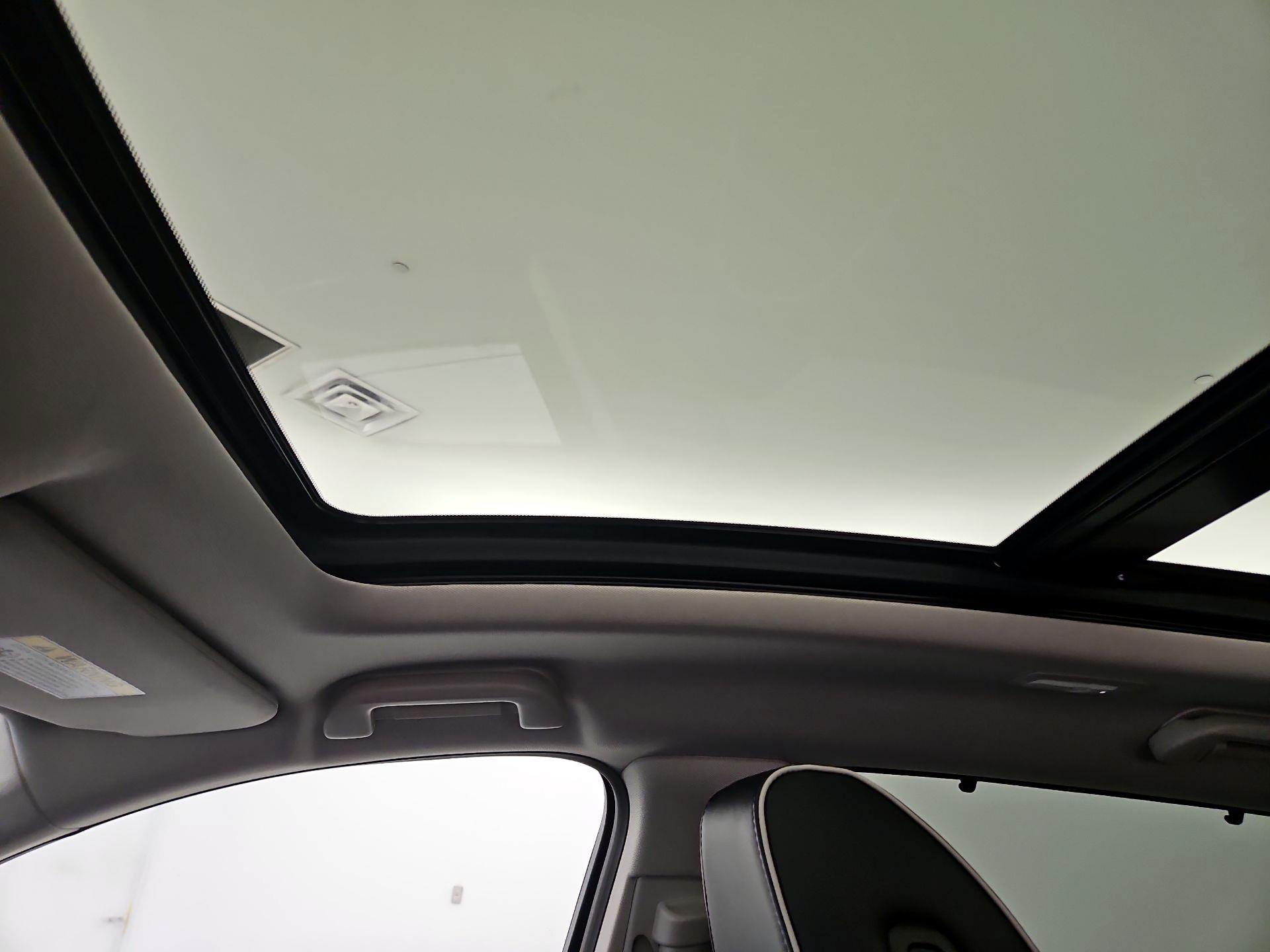 Thumbnail: 2022 Acura MDX - 20