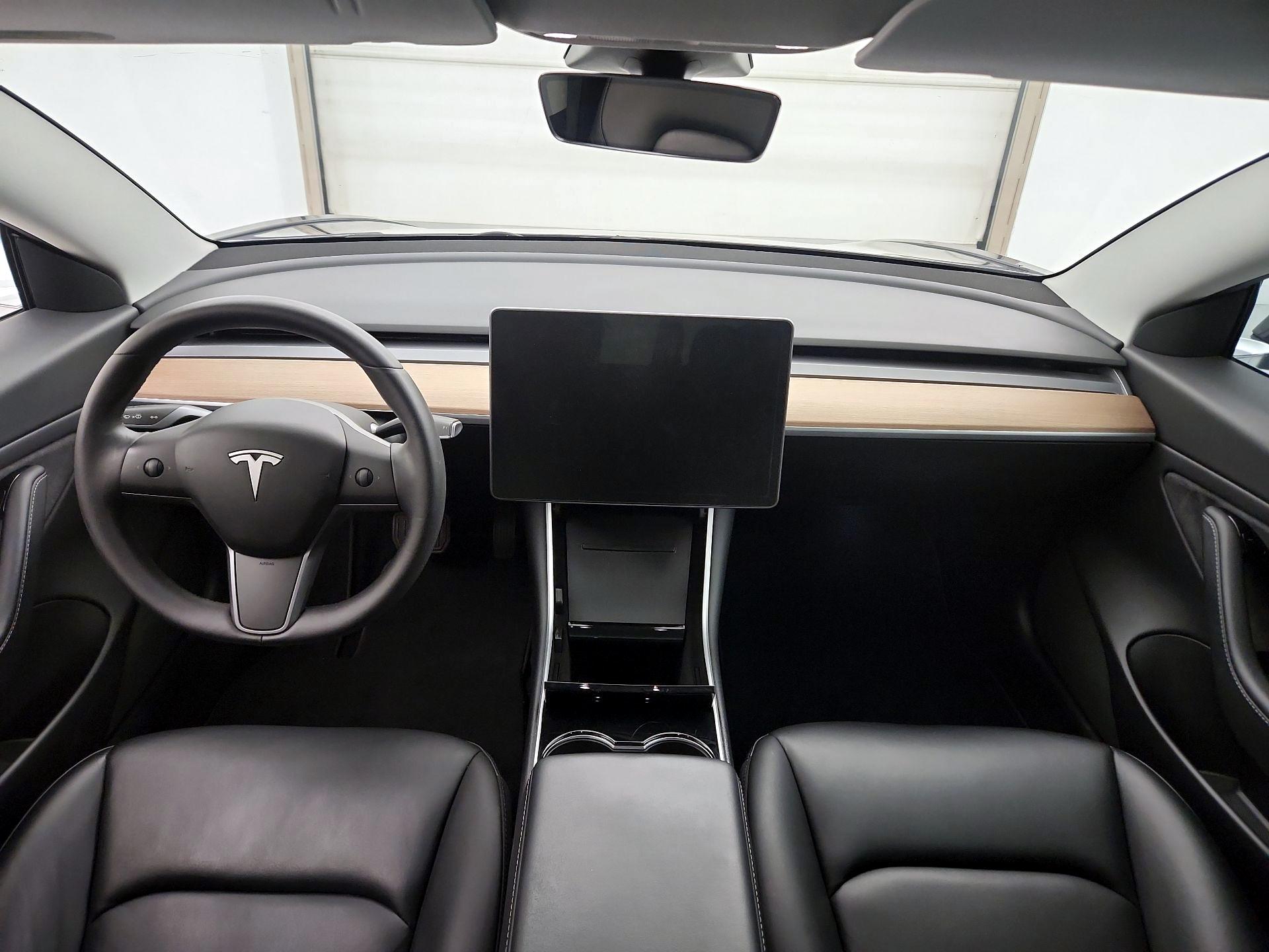 Thumbnail: 2020 Tesla Model 3 - 9
