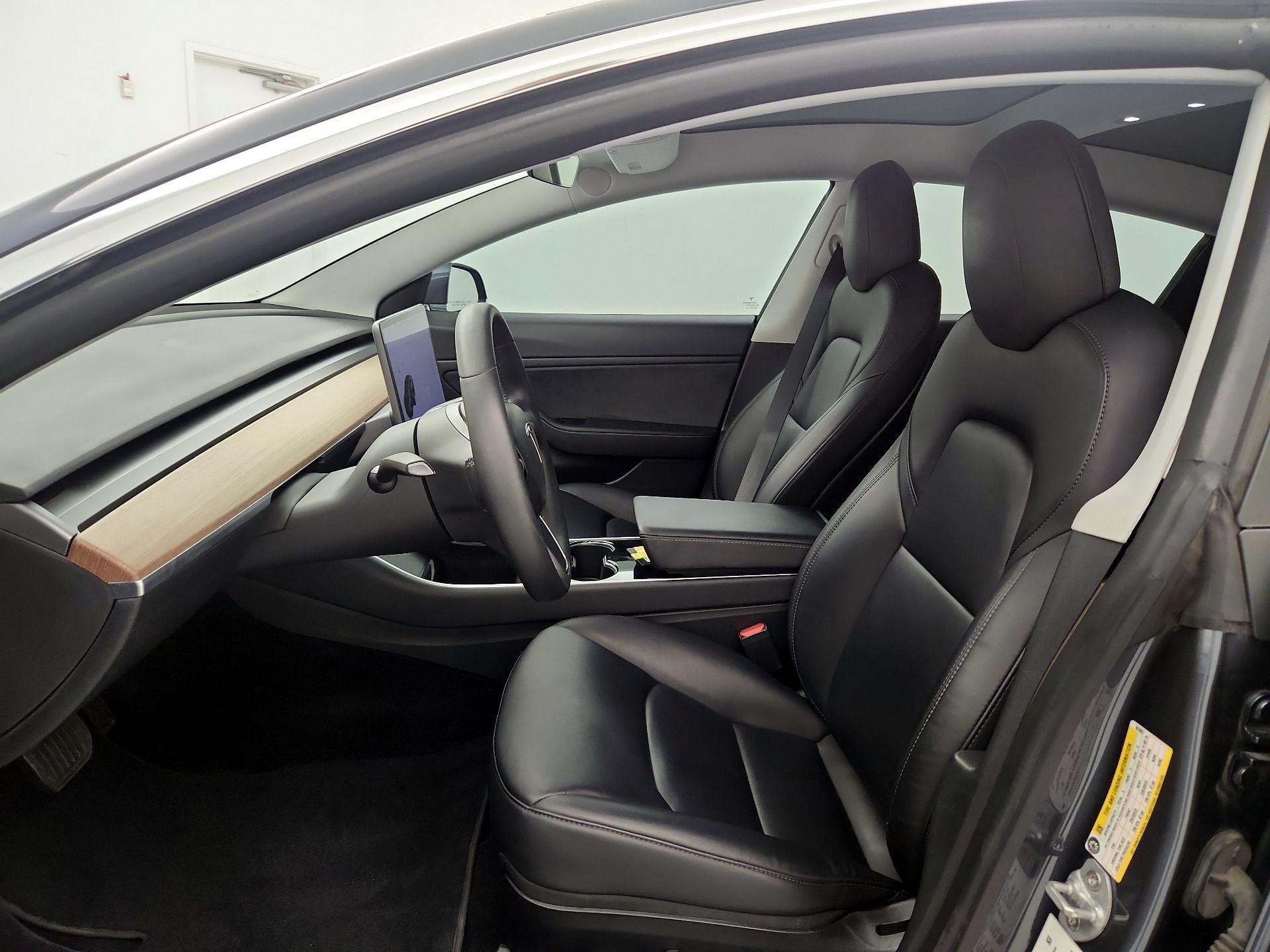 Thumbnail: 2020 Tesla Model 3 - 11