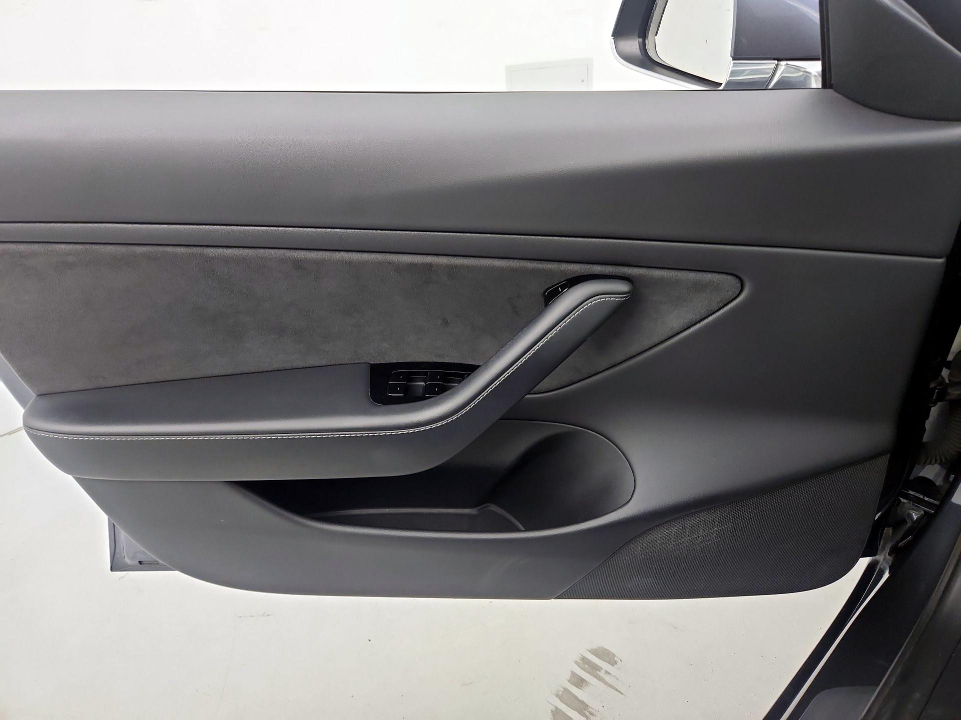 Thumbnail: 2020 Tesla Model 3 - 12