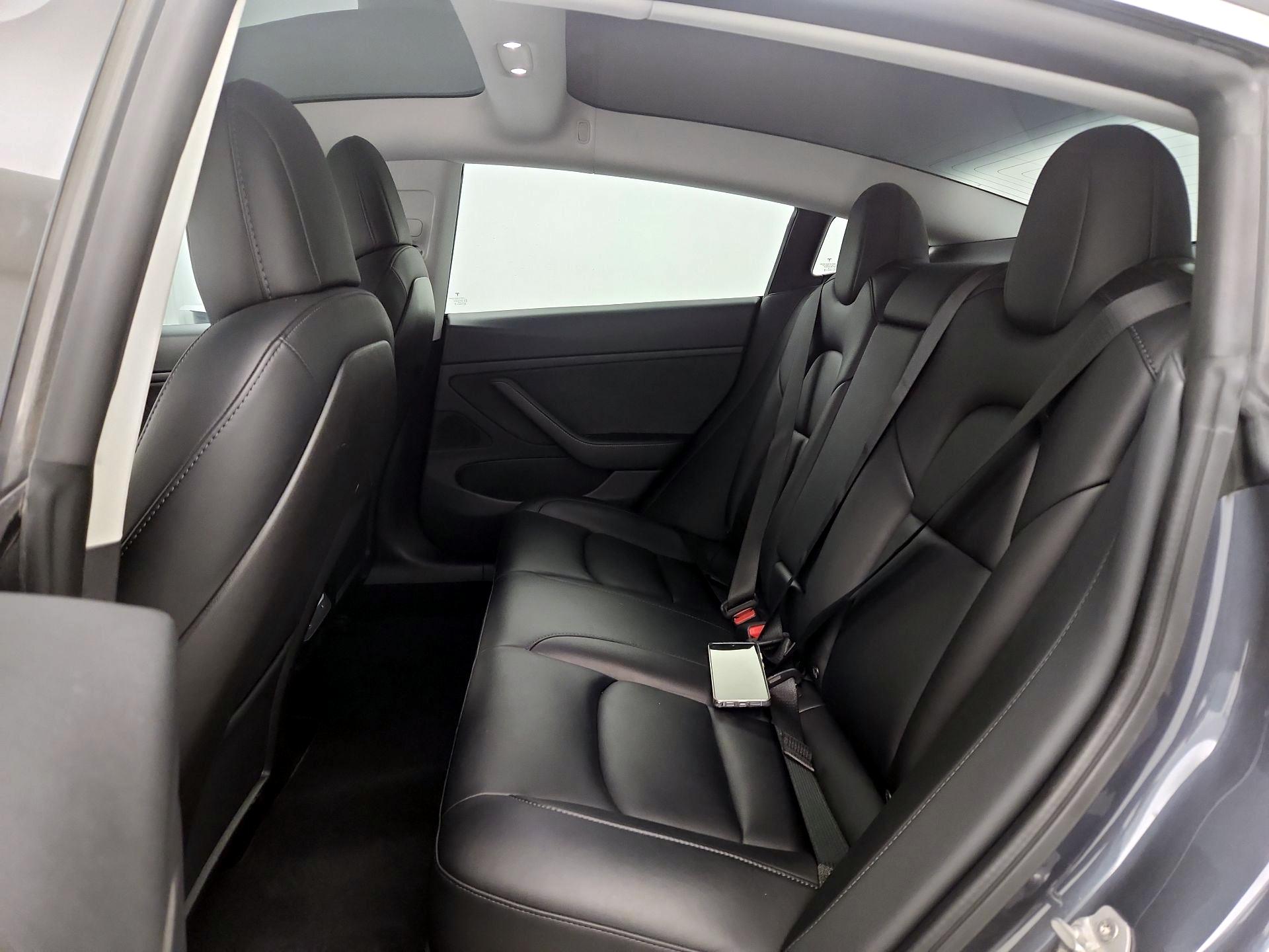 Thumbnail: 2020 Tesla Model 3 - 19