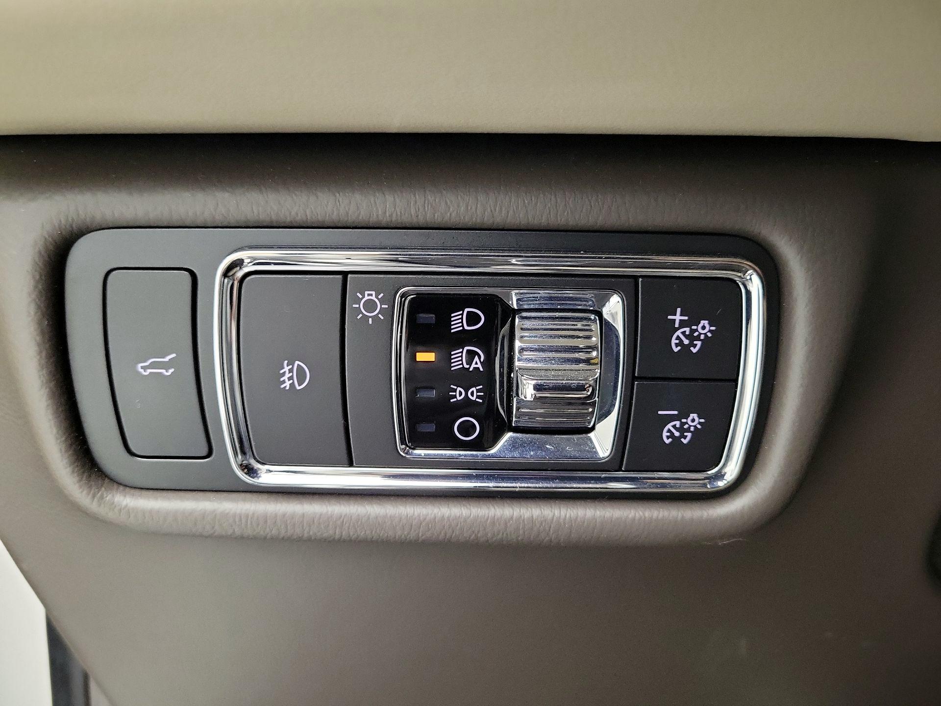 Thumbnail: 2022 Lincoln Aviator - 13