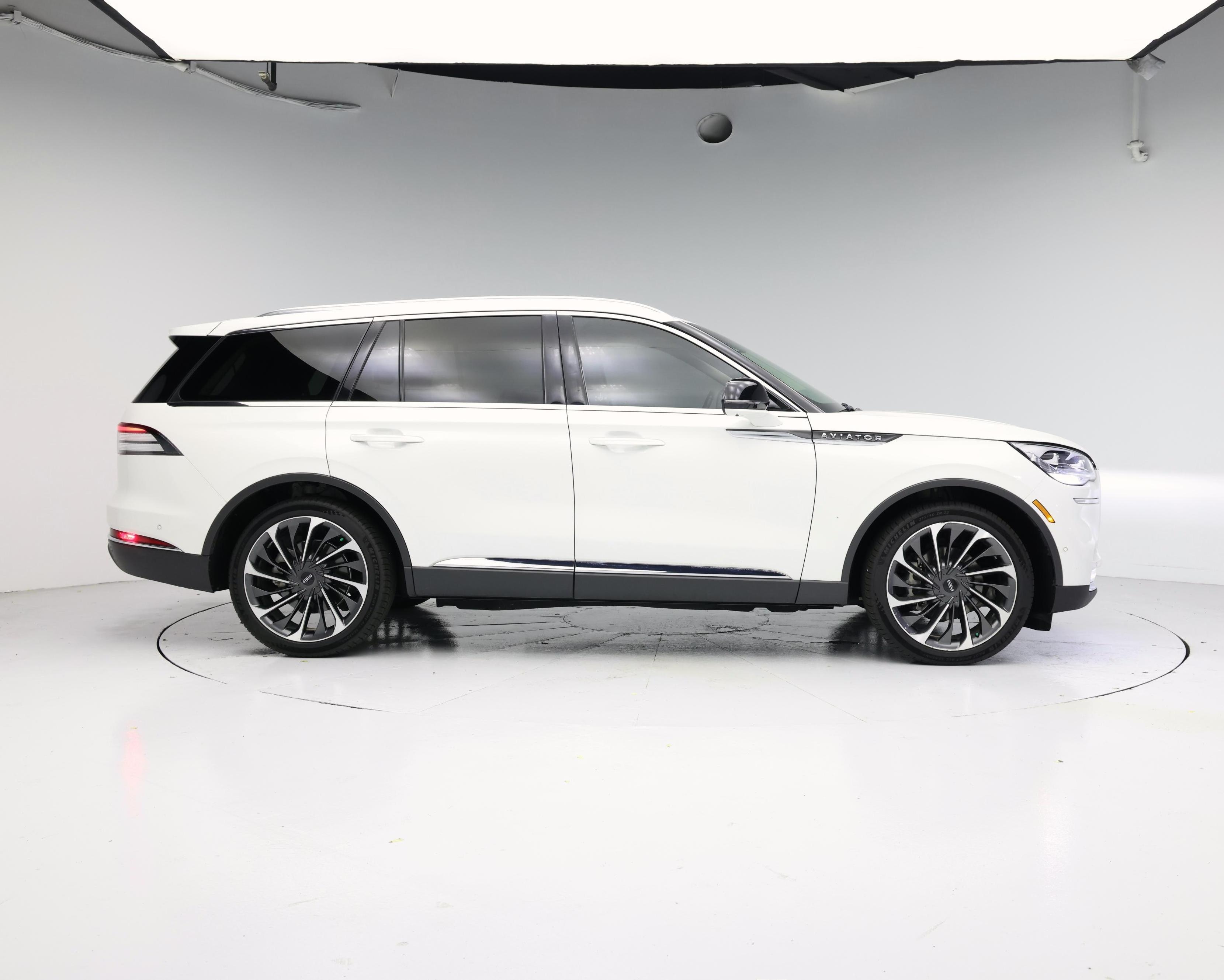 Thumbnail: 2022 Lincoln Aviator - 7