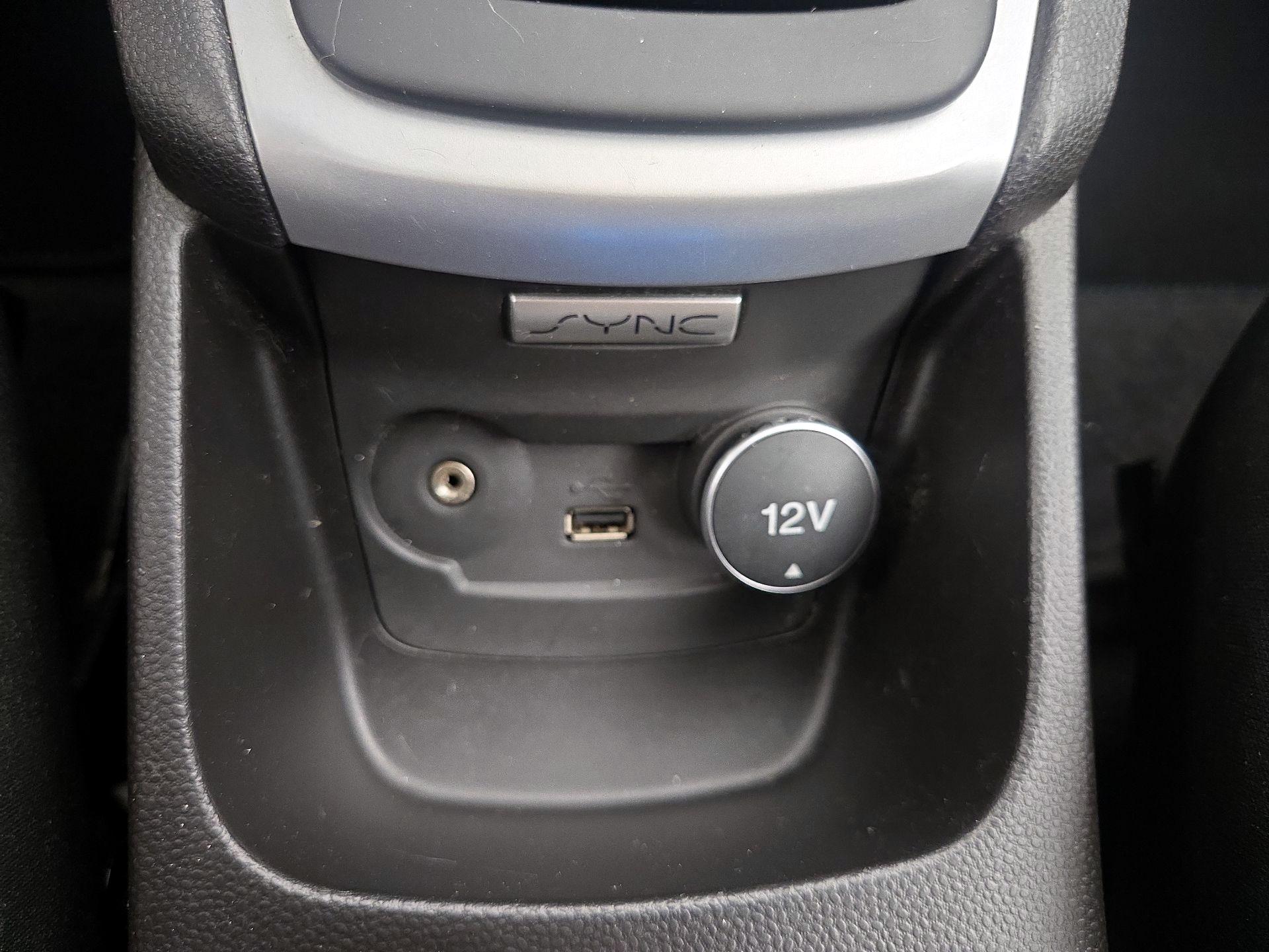 Thumbnail: 2016 Ford Fiesta - 17