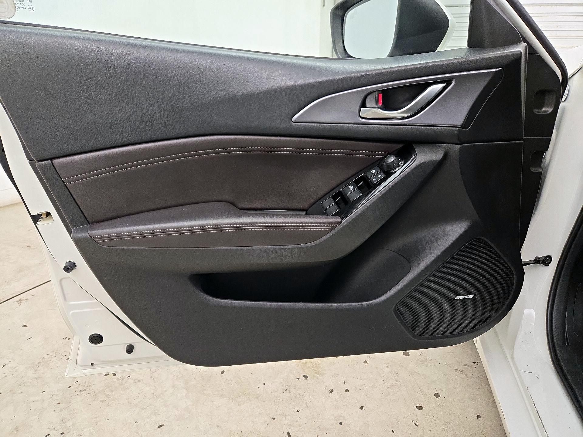 Thumbnail: 2017 Mazda Mazda3 - 12