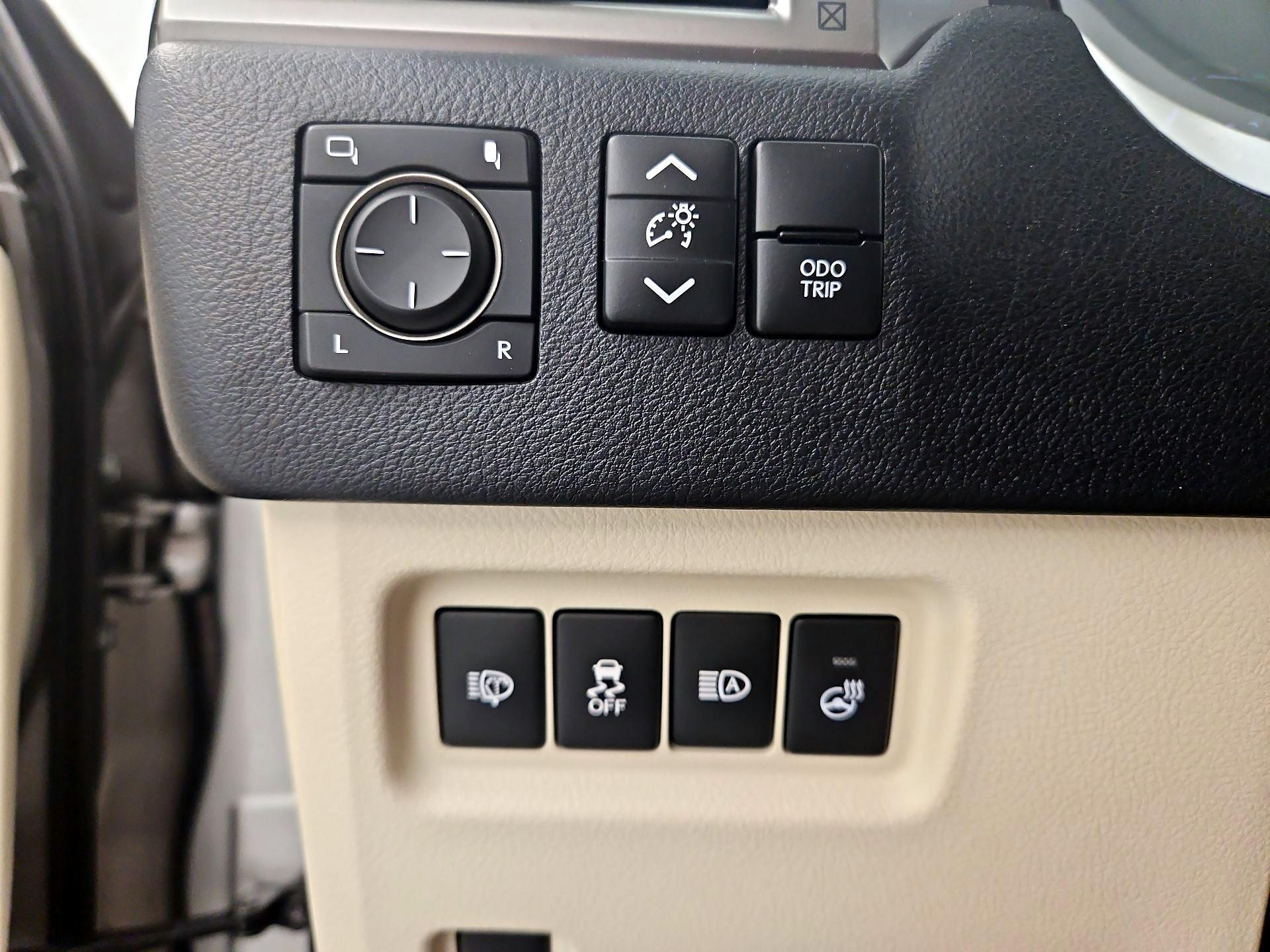 Thumbnail: 2023 Lexus GX - 13