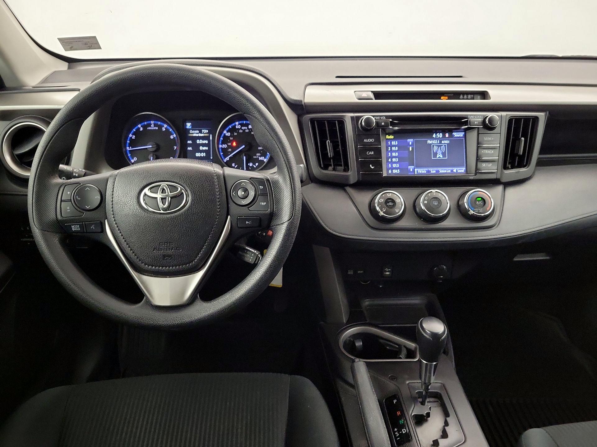 Thumbnail: 2018 Toyota RAV4 - 9