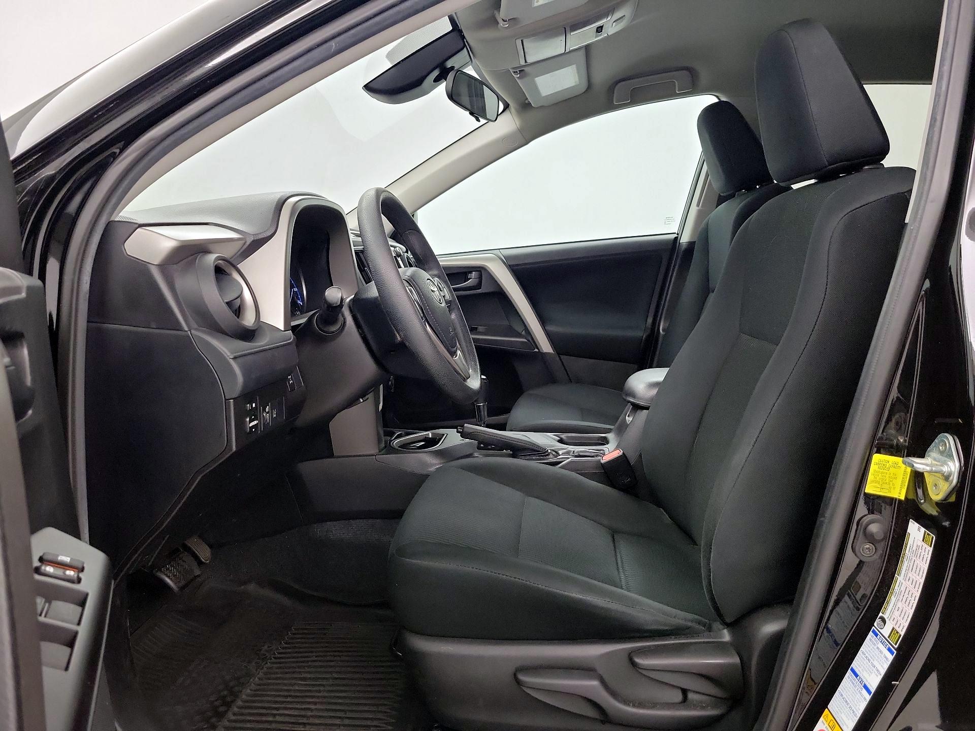 Thumbnail: 2018 Toyota RAV4 - 11