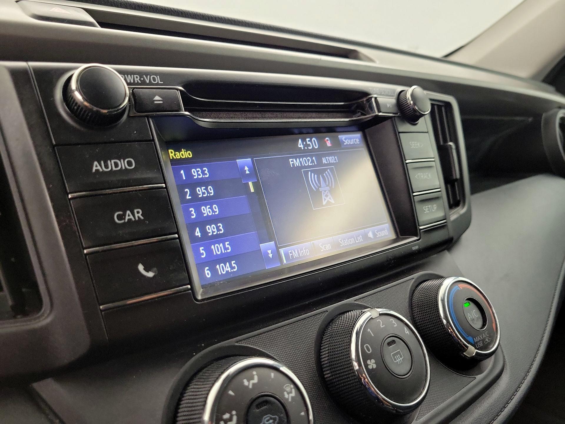 Thumbnail: 2018 Toyota RAV4 - 15