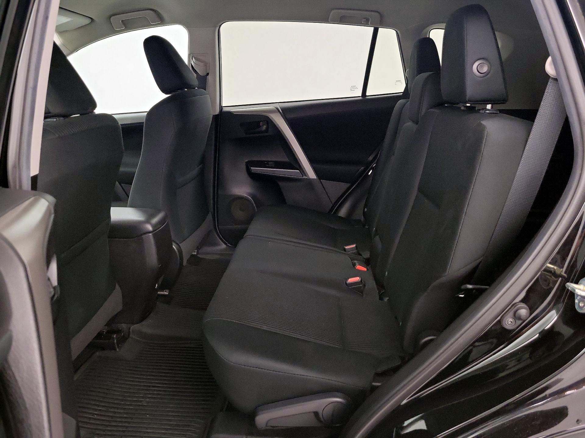 Thumbnail: 2018 Toyota RAV4 - 19