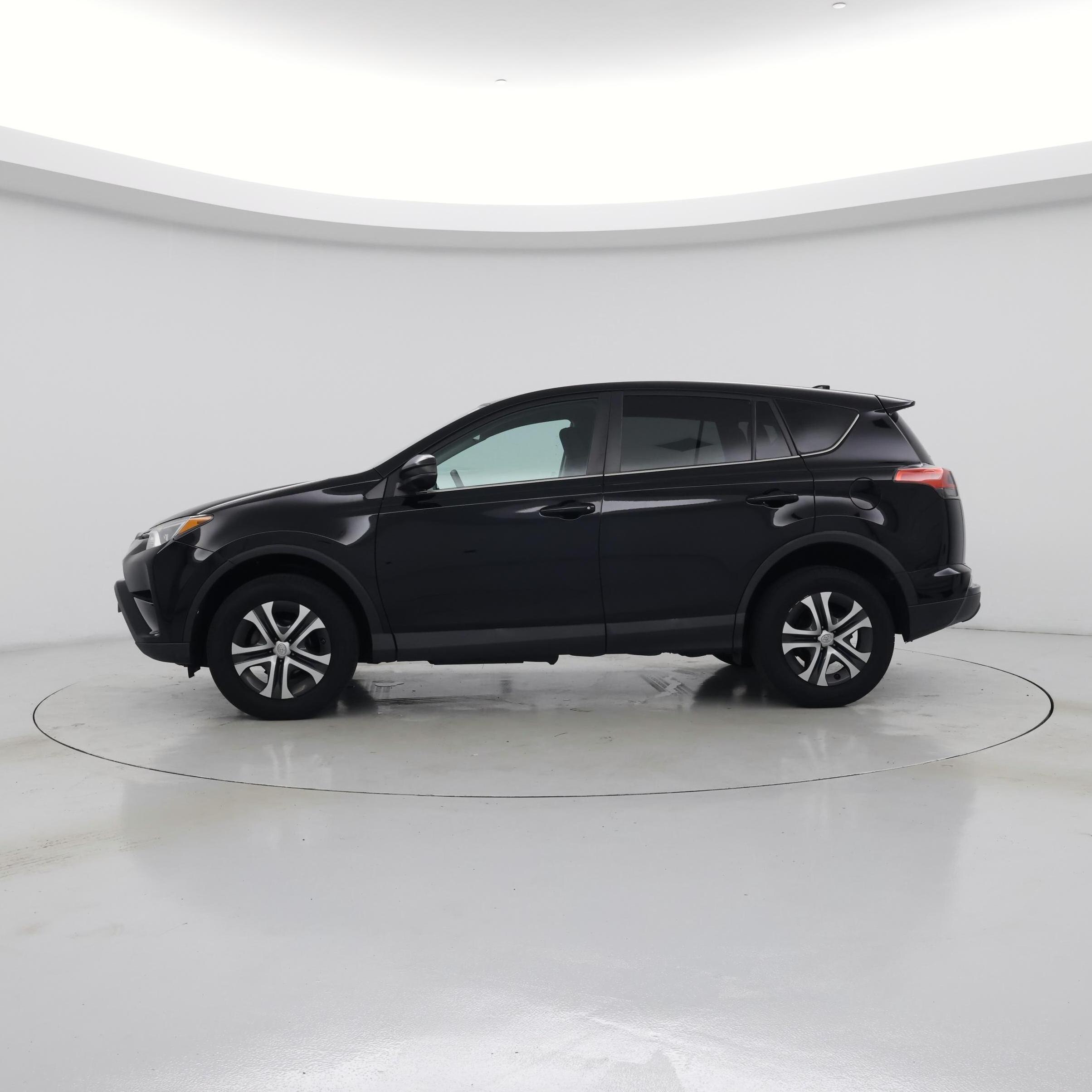 Thumbnail: 2018 Toyota RAV4 - 3