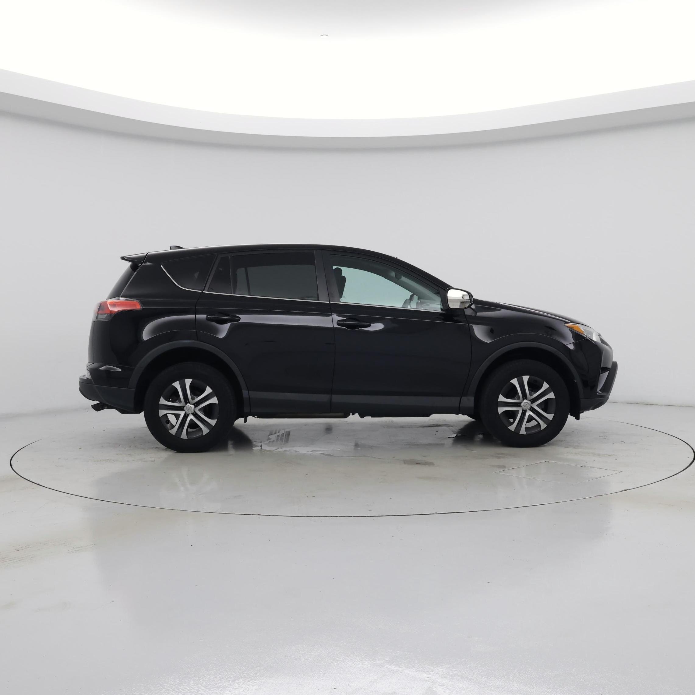 Thumbnail: 2018 Toyota RAV4 - 7