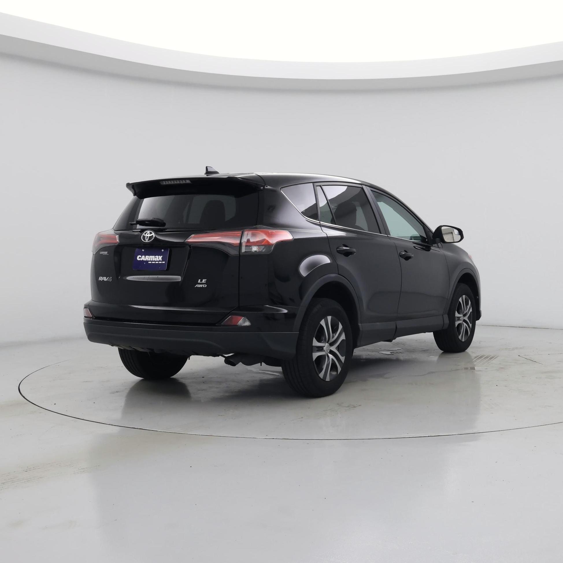Thumbnail: 2018 Toyota RAV4 - 8
