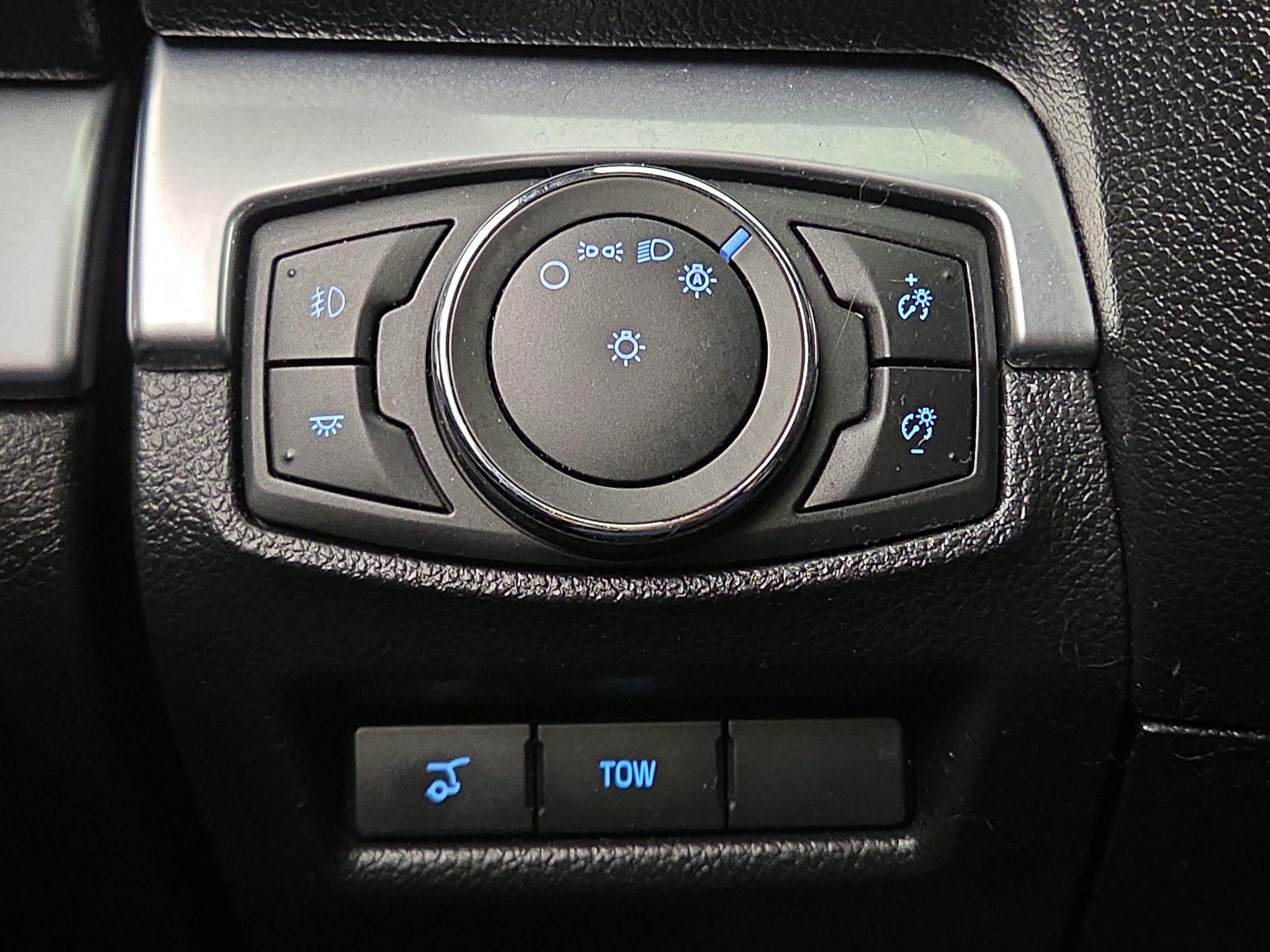 Thumbnail: 2017 Ford Explorer - 13