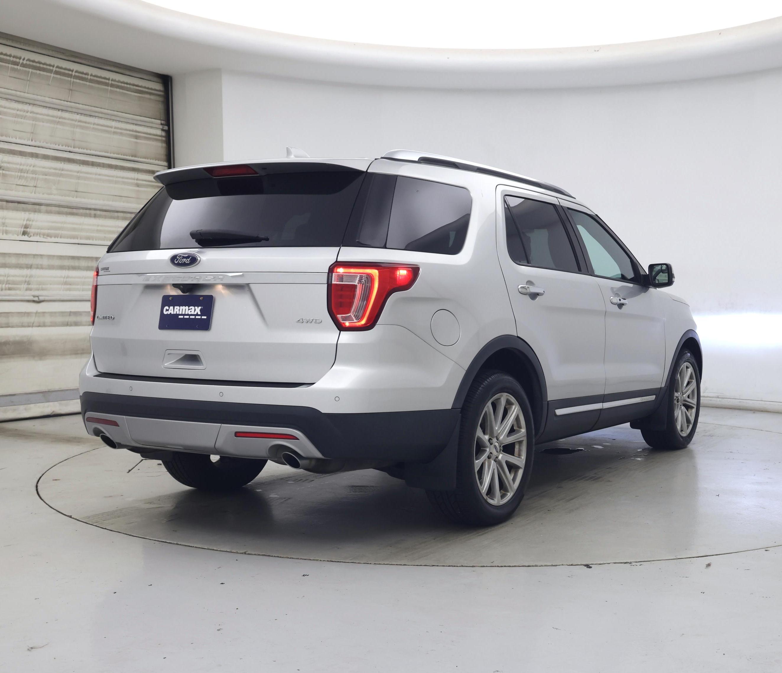 Thumbnail: 2017 Ford Explorer - 8