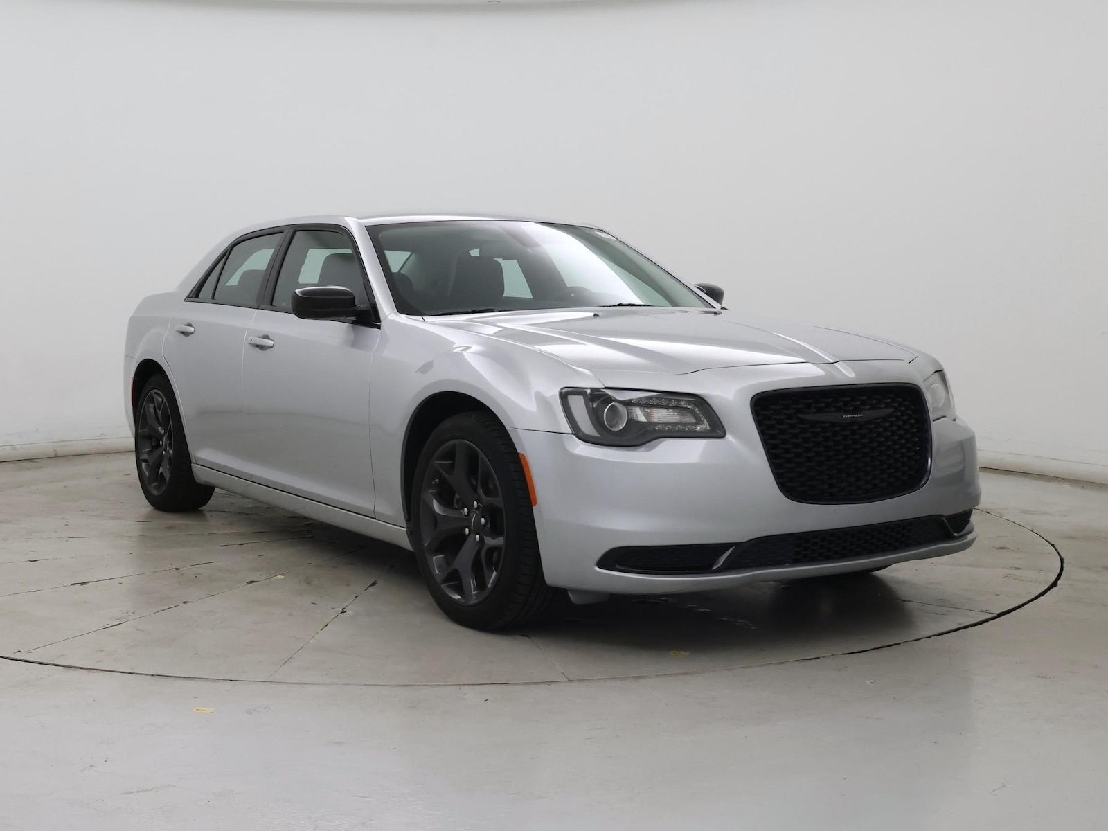 2022 Chrysler 300 Touring - Photo 2