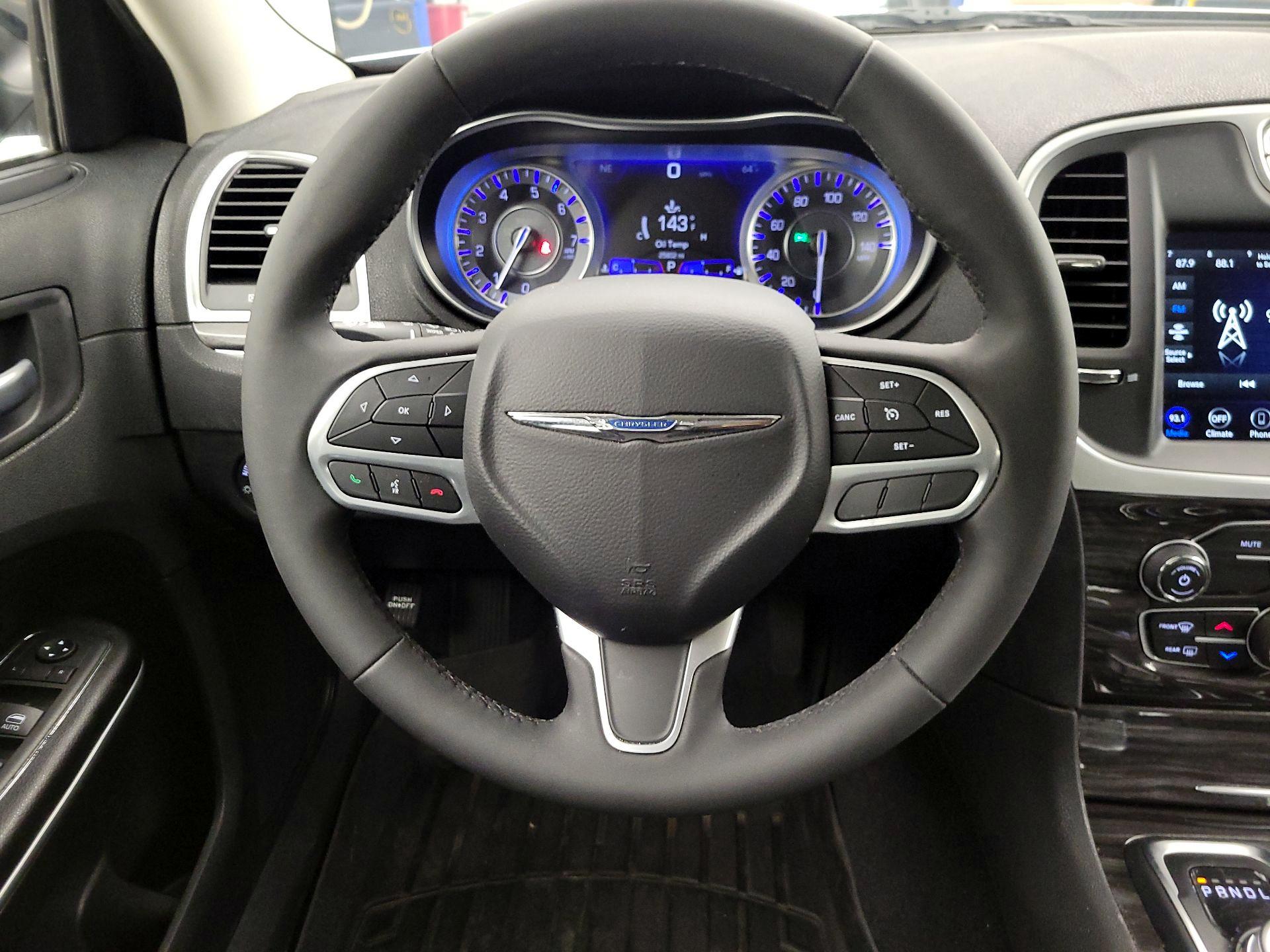 Thumbnail: 2022 Chrysler 300 - 10