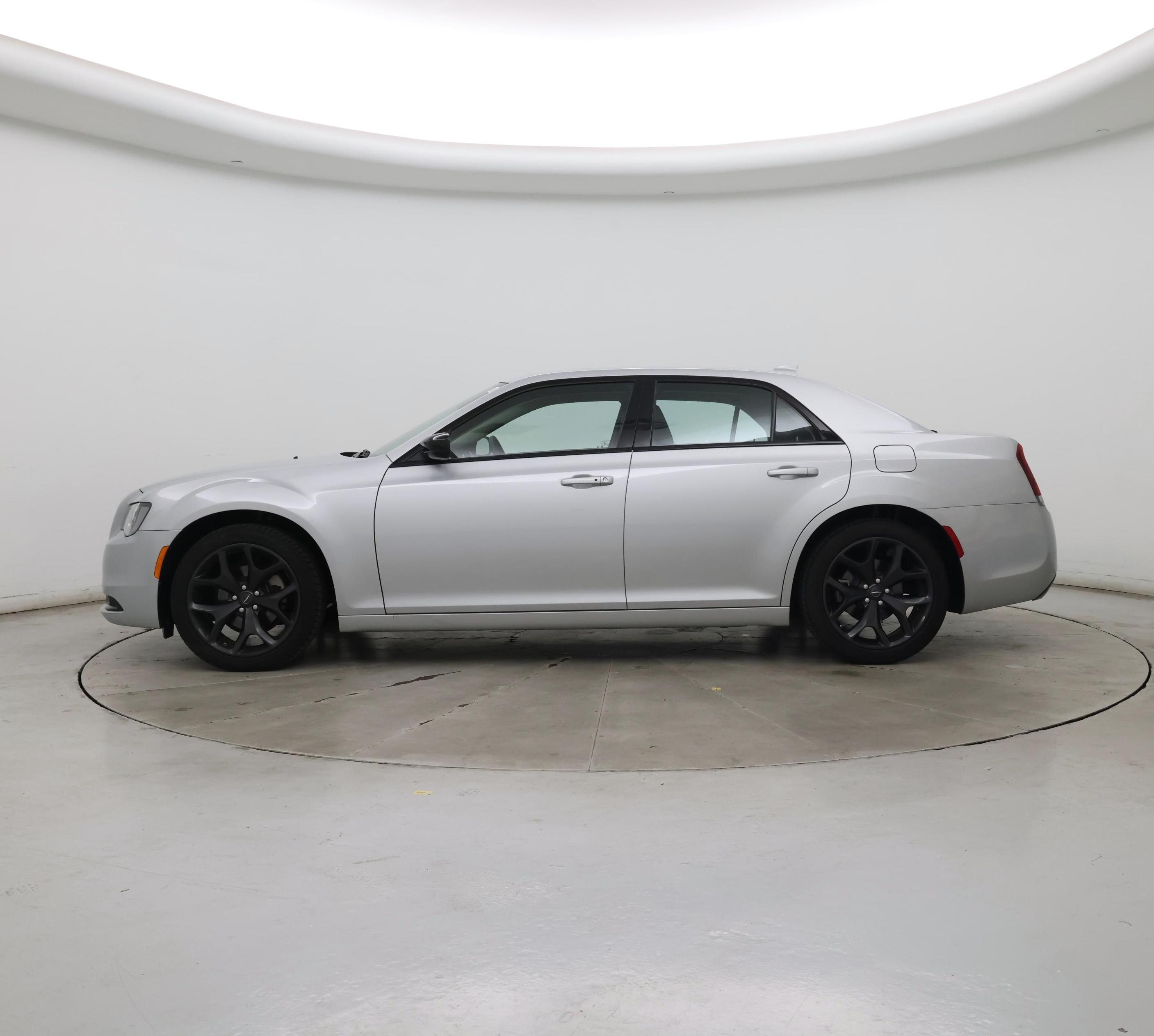 Thumbnail: 2022 Chrysler 300 - 3