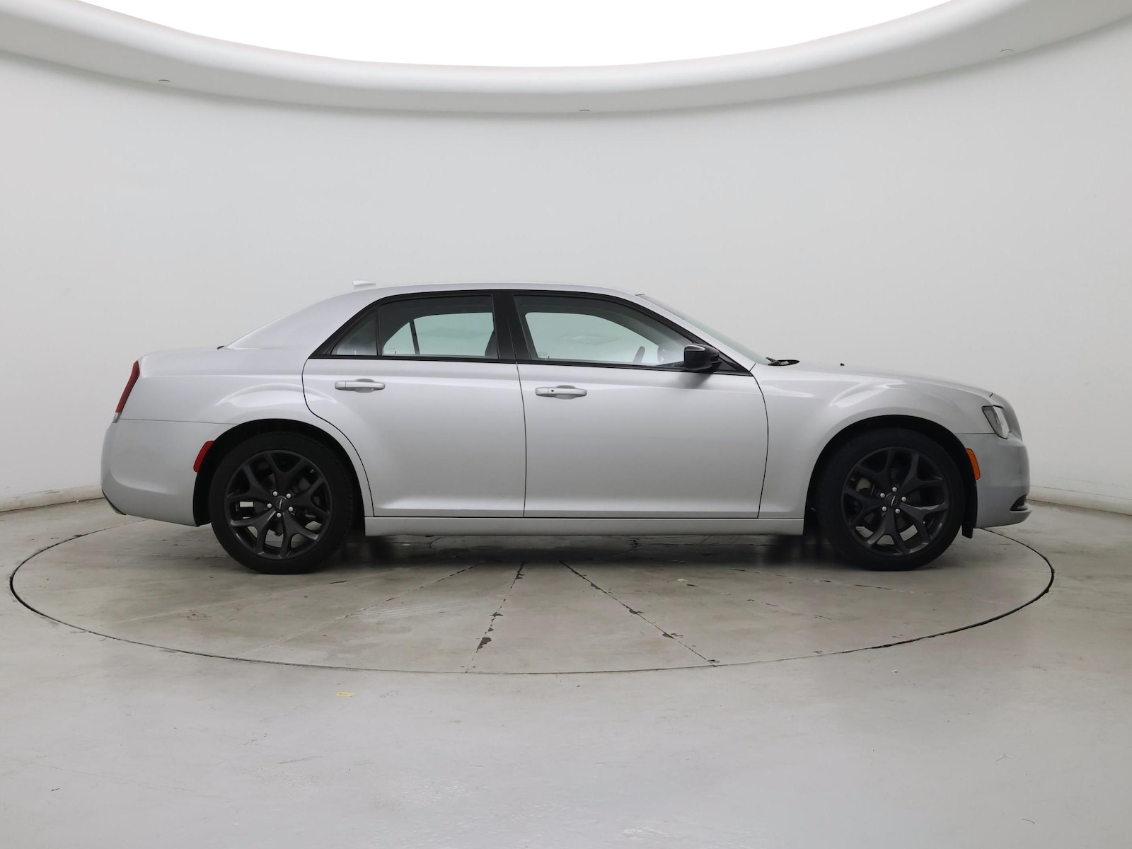 2022 Chrysler 300 Touring - Photo 8