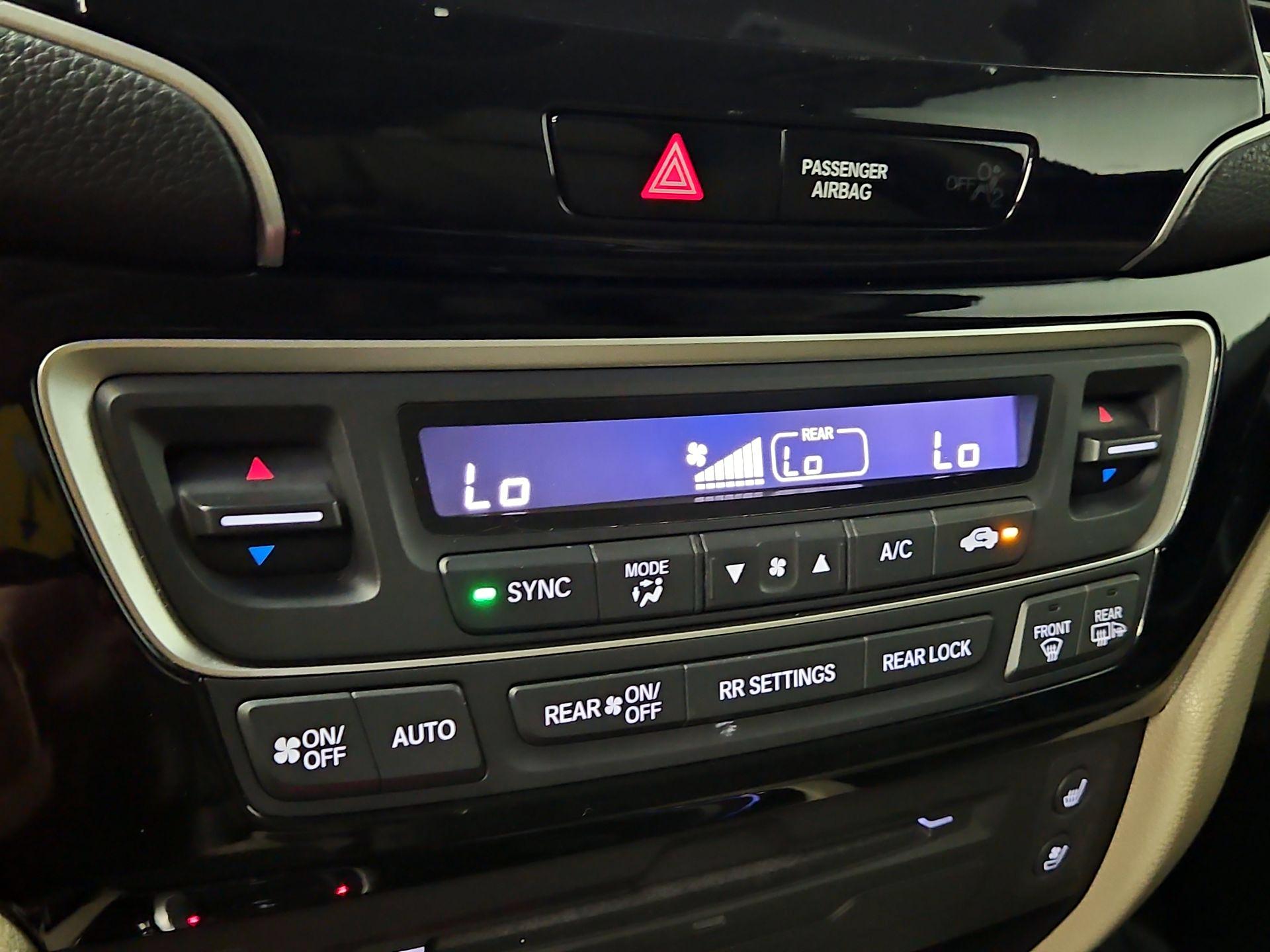 Thumbnail: 2020 Honda Pilot - 17