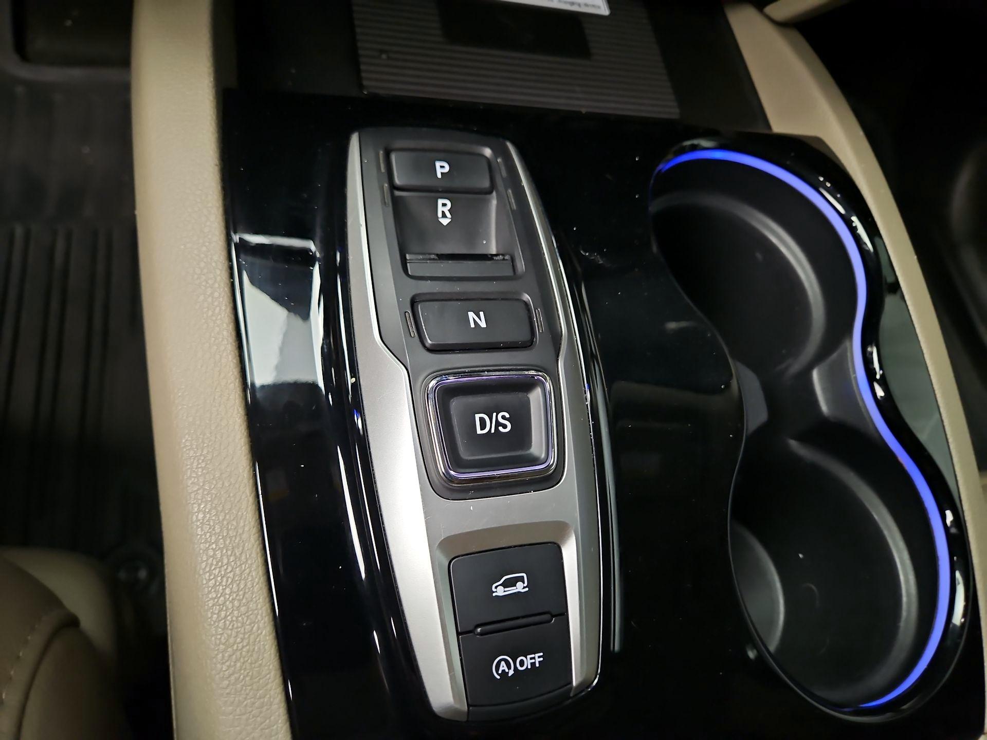Thumbnail: 2020 Honda Pilot - 18
