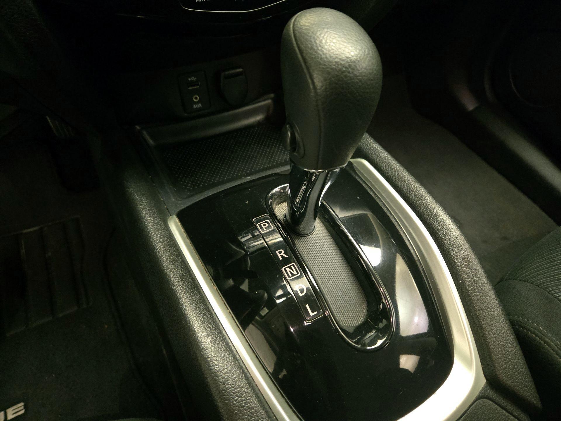 Thumbnail: 2016 Nissan Rogue - 17