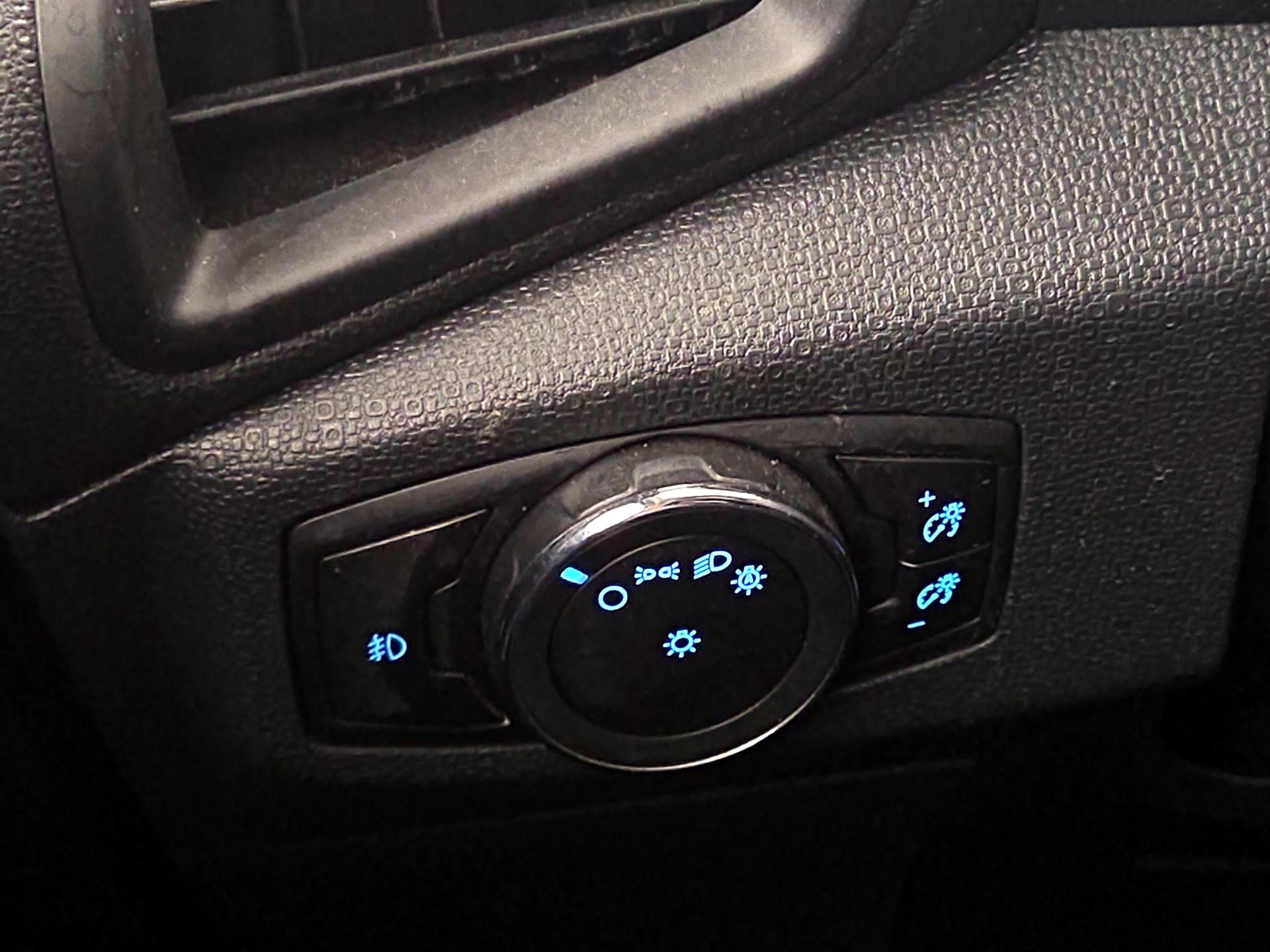 Thumbnail: 2018 Ford EcoSport - 13