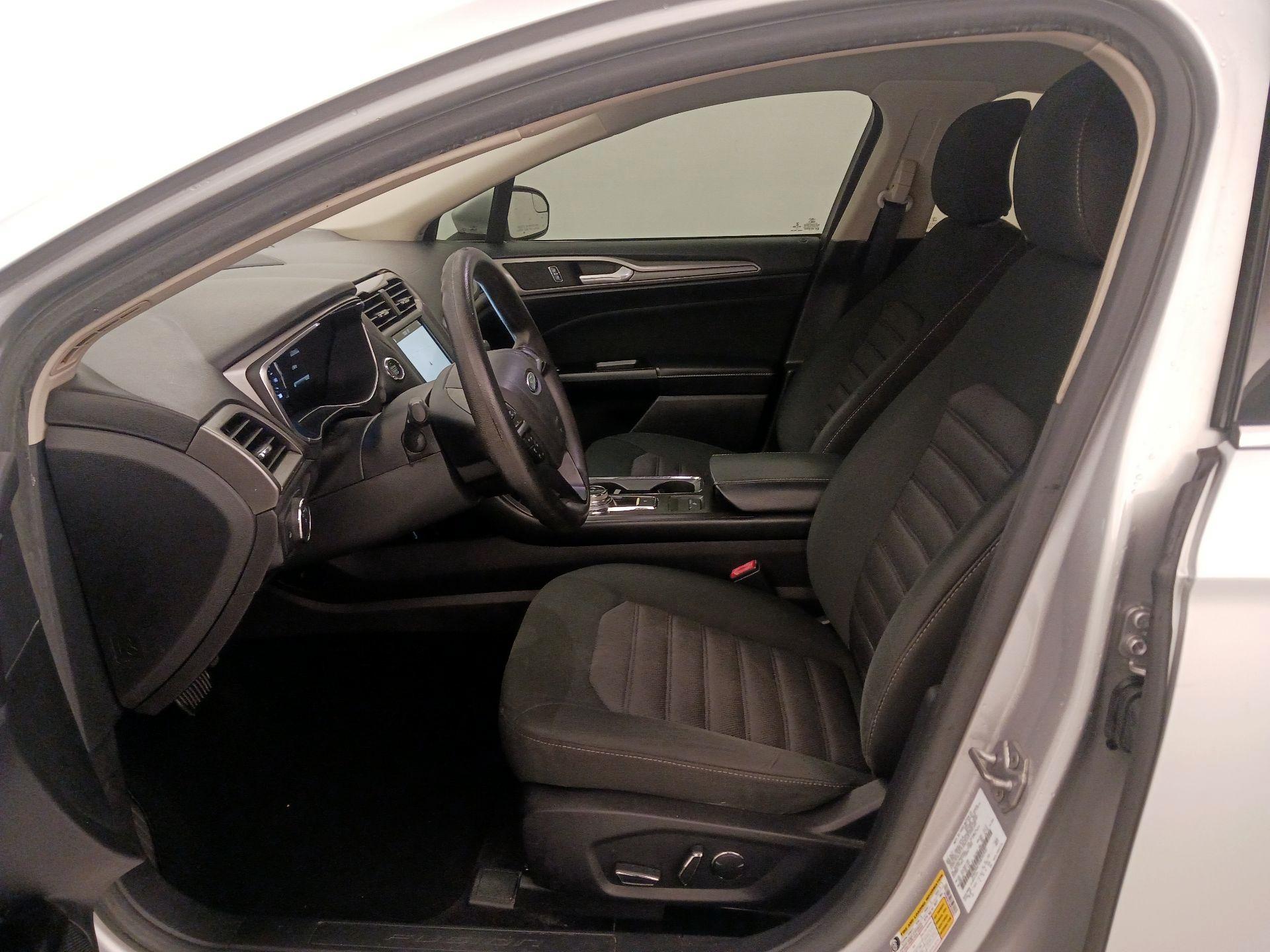 Thumbnail: 2017 Ford Fusion - 11