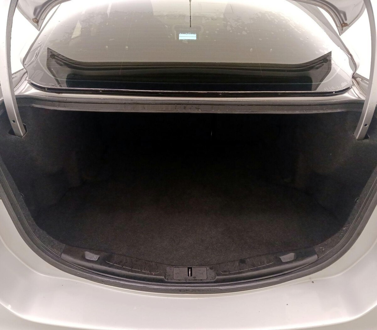 Trunk/Cargo (Seats Up)