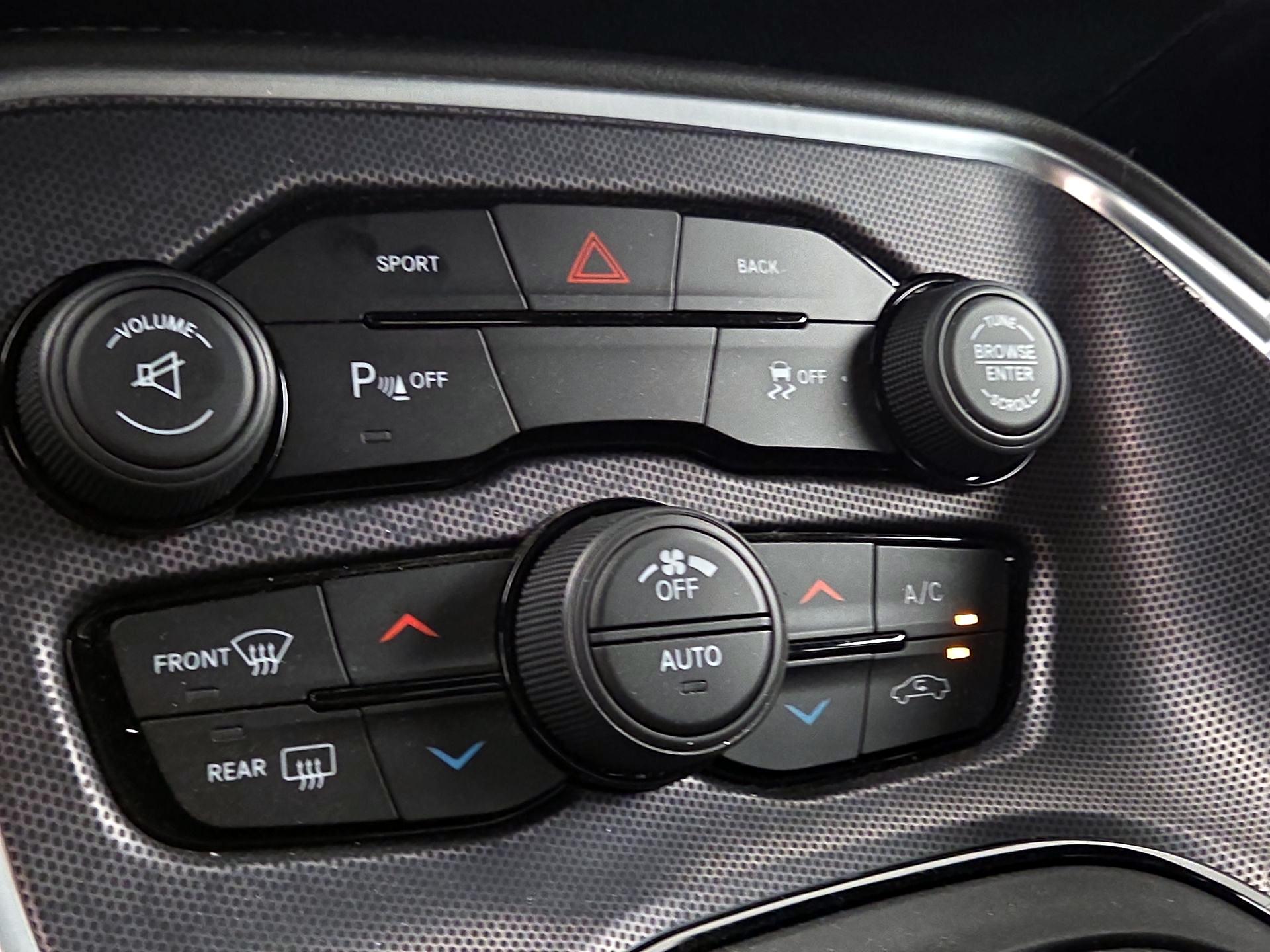 Thumbnail: 2016 Dodge Challenger - 15