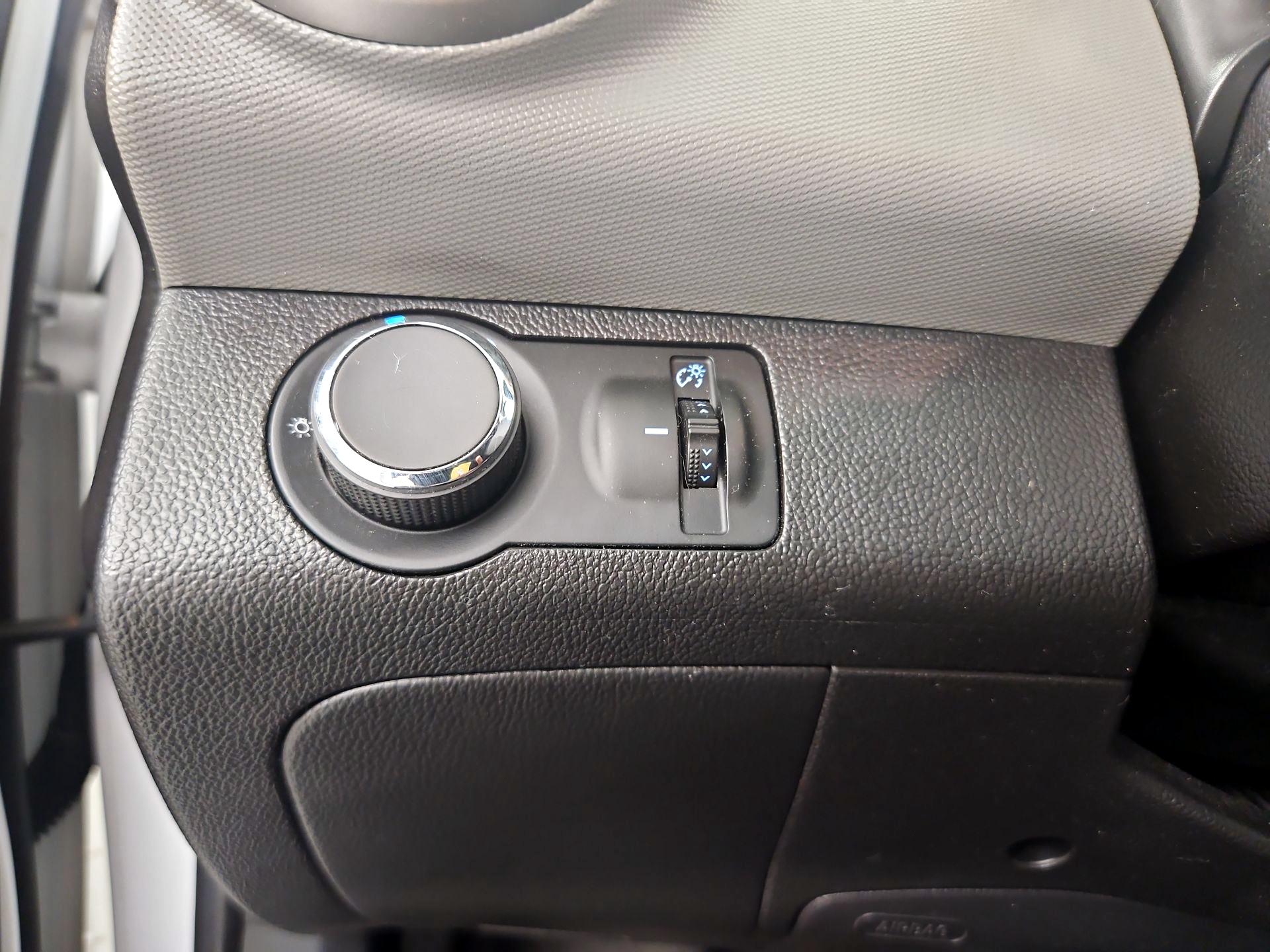 Thumbnail: 2015 Chevrolet Sonic - 13