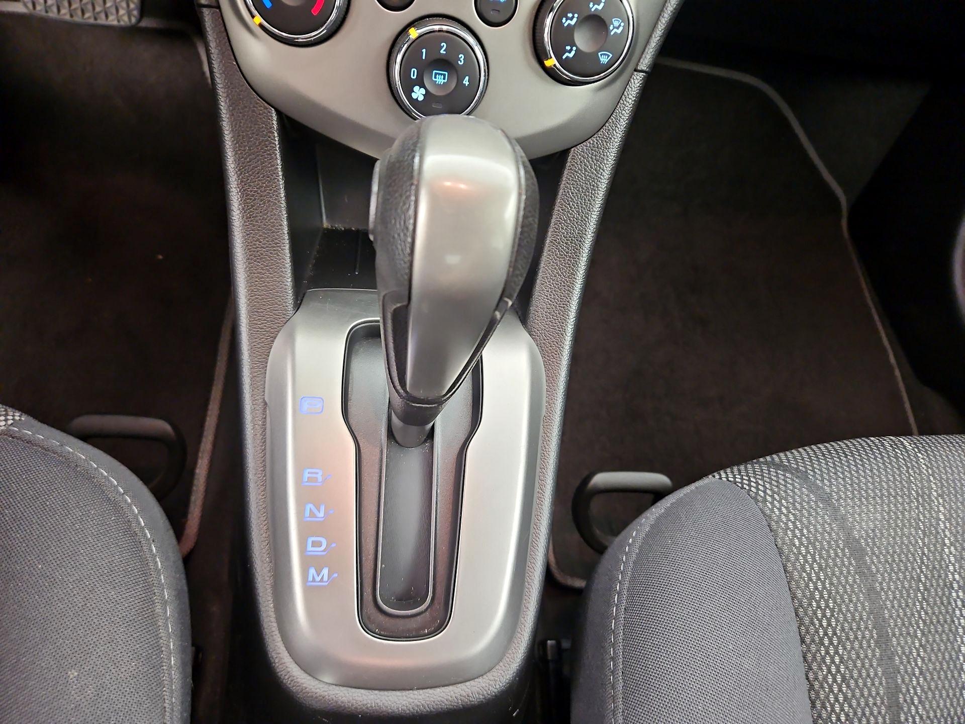 Thumbnail: 2015 Chevrolet Sonic - 16