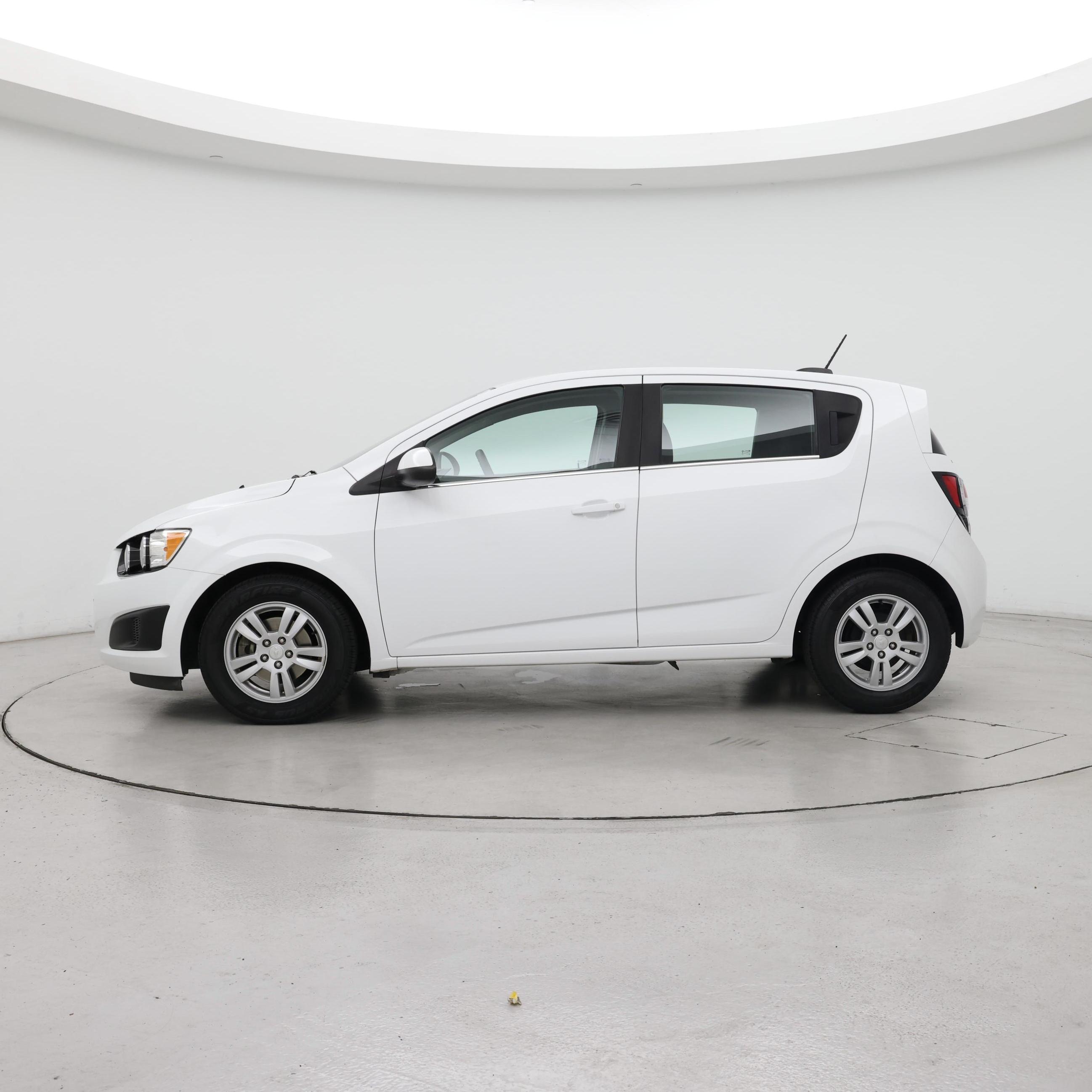 Thumbnail: 2015 Chevrolet Sonic - 3