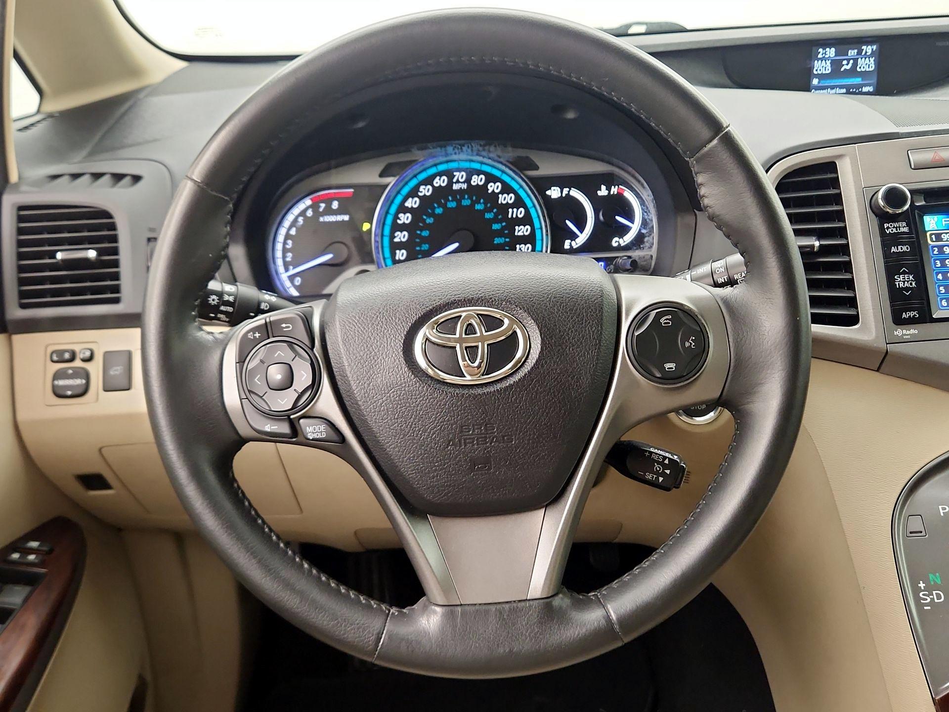 Thumbnail: 2014 Toyota Venza - 10