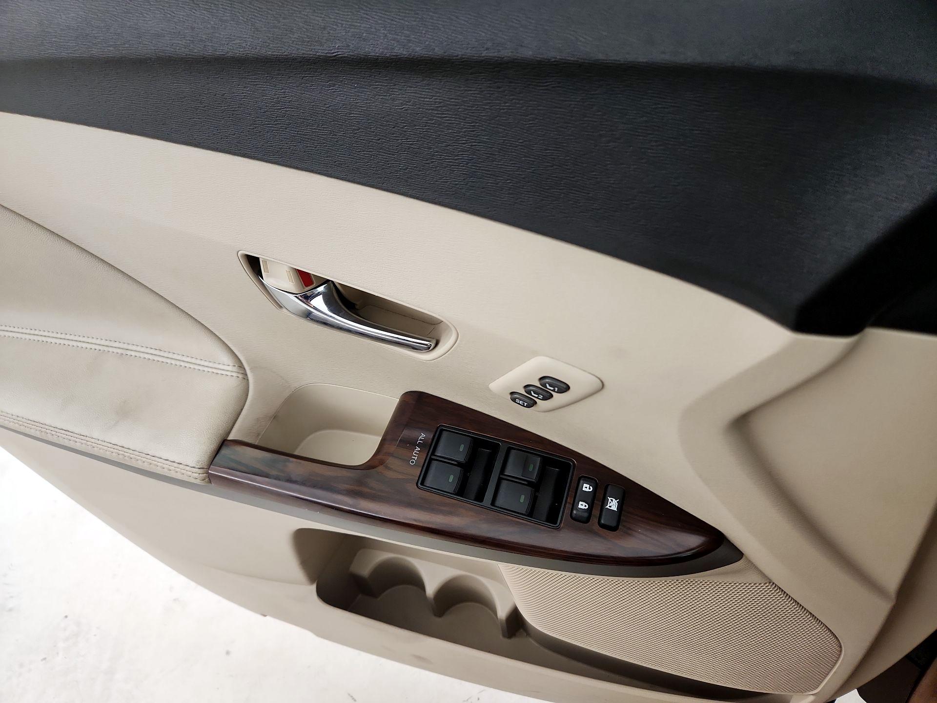 Thumbnail: 2014 Toyota Venza - 12