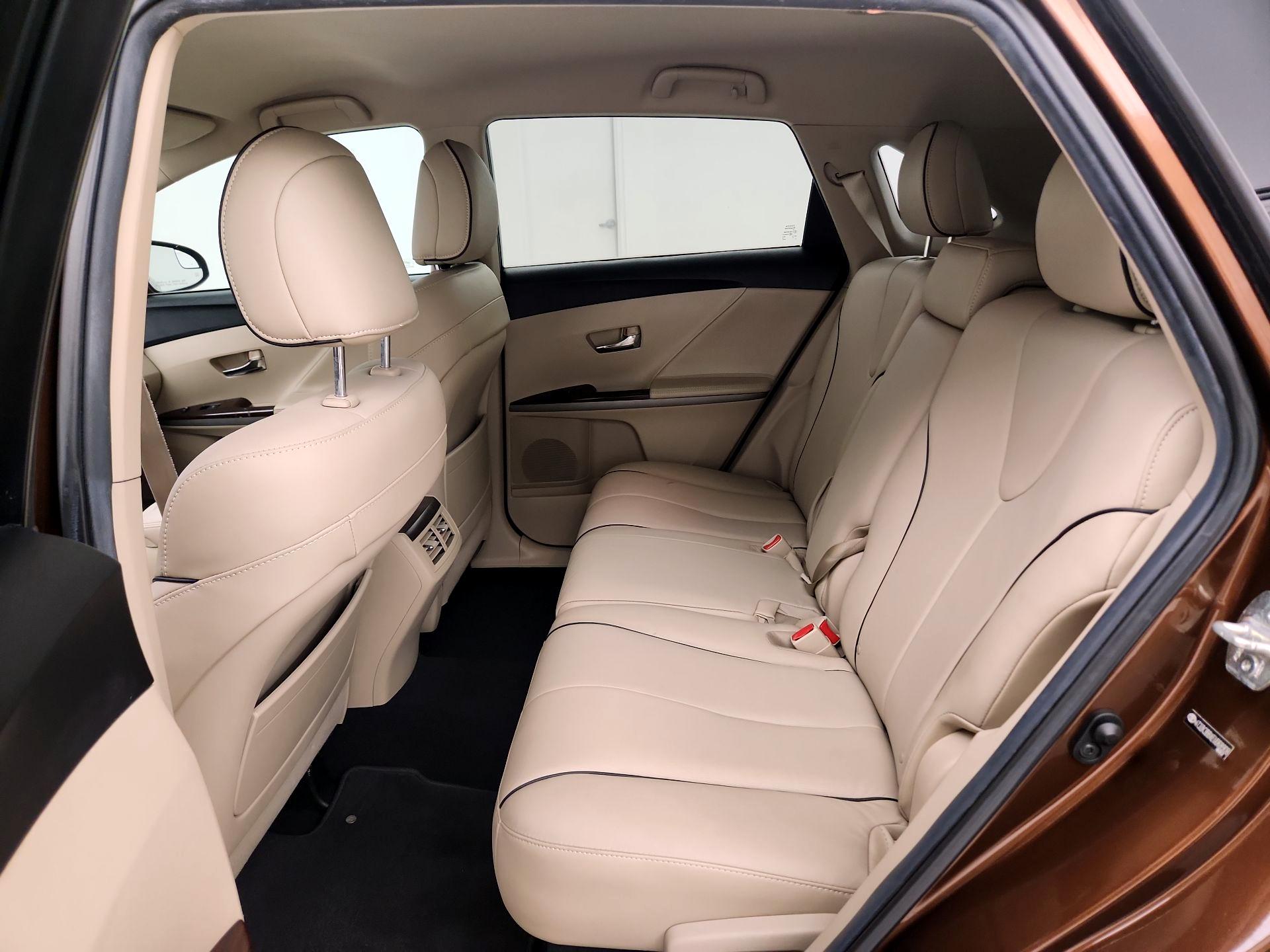 Thumbnail: 2014 Toyota Venza - 19