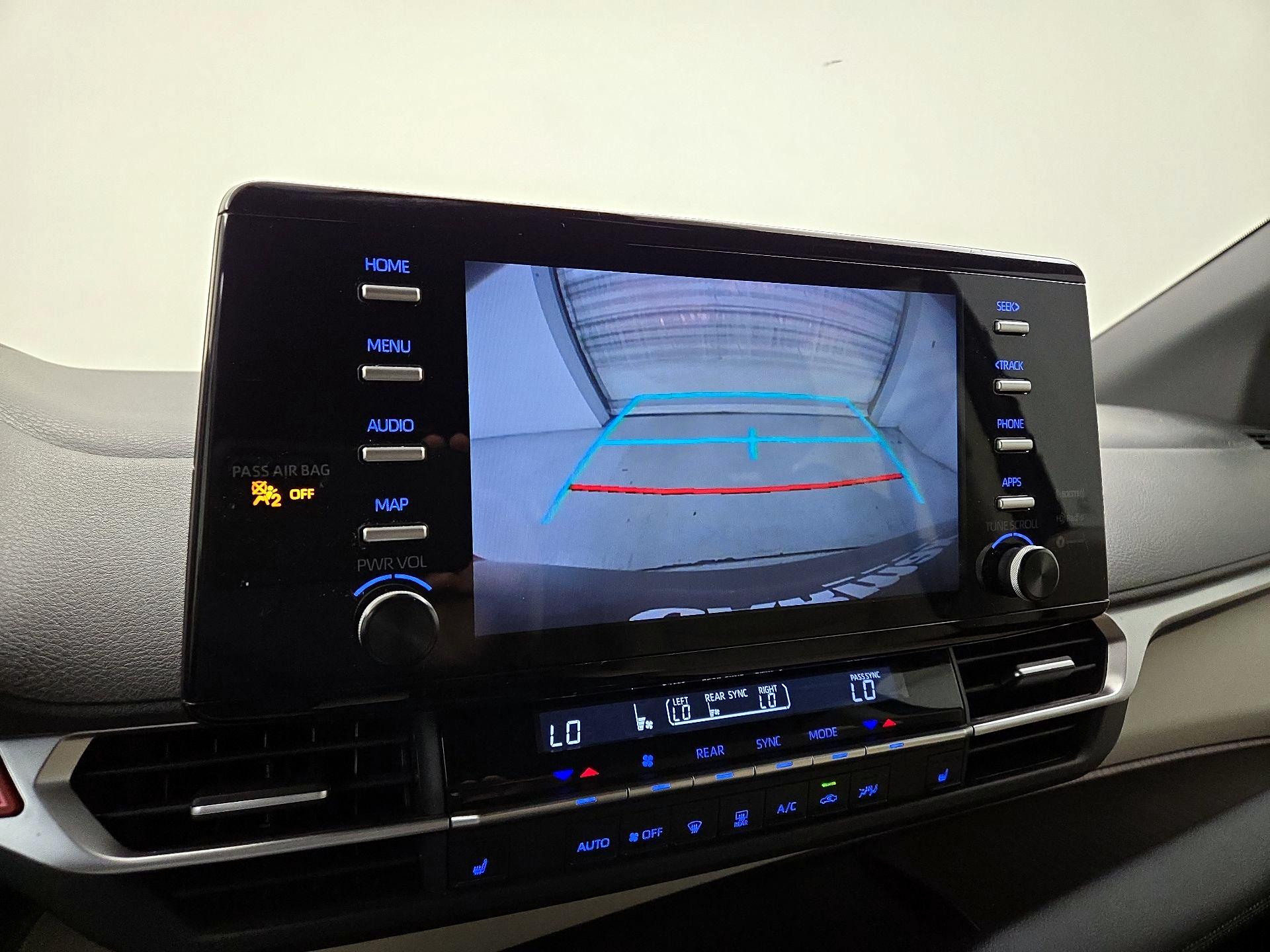 Thumbnail: 2021 Toyota Sienna - 14