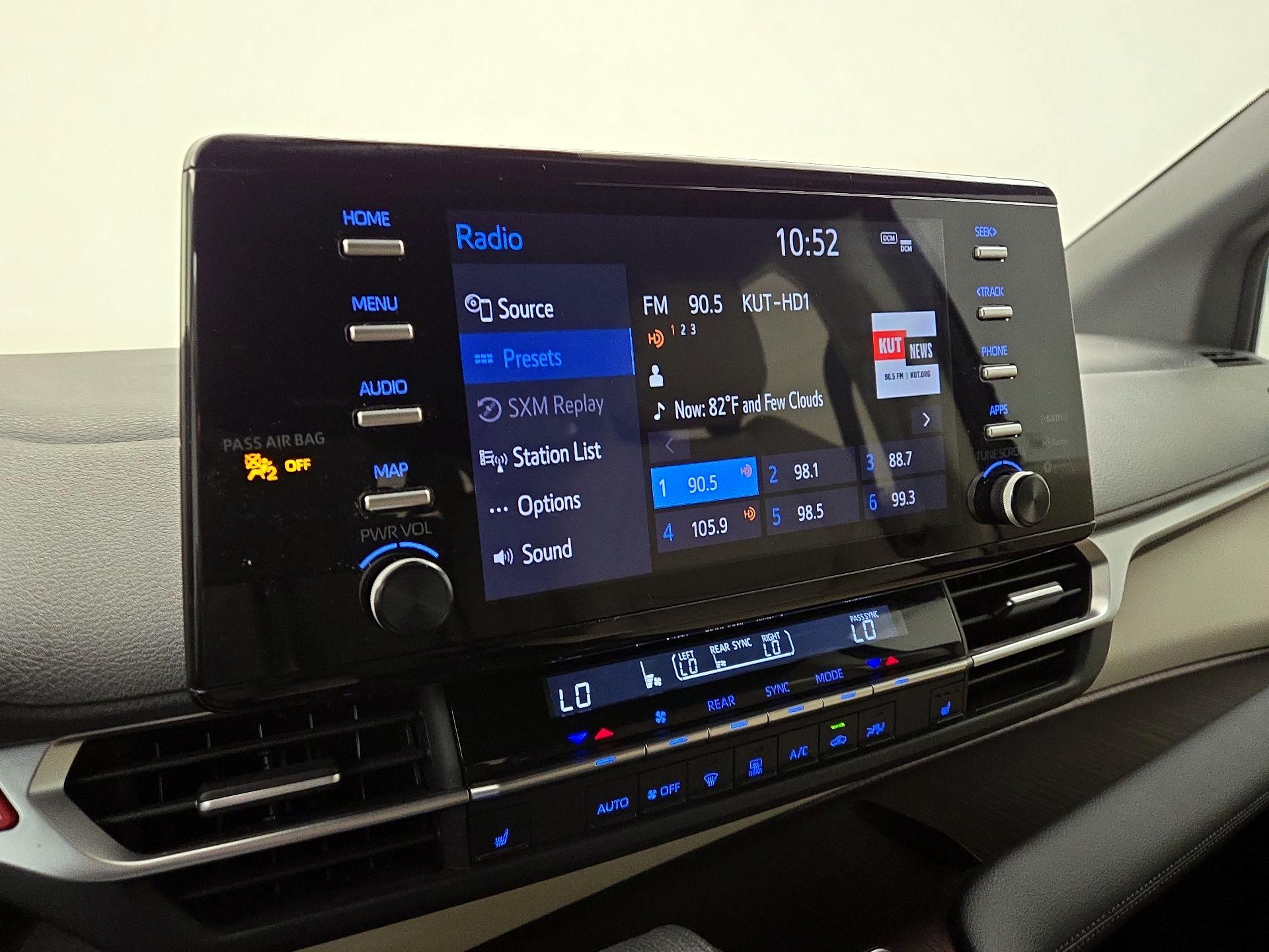 Thumbnail: 2021 Toyota Sienna - 15