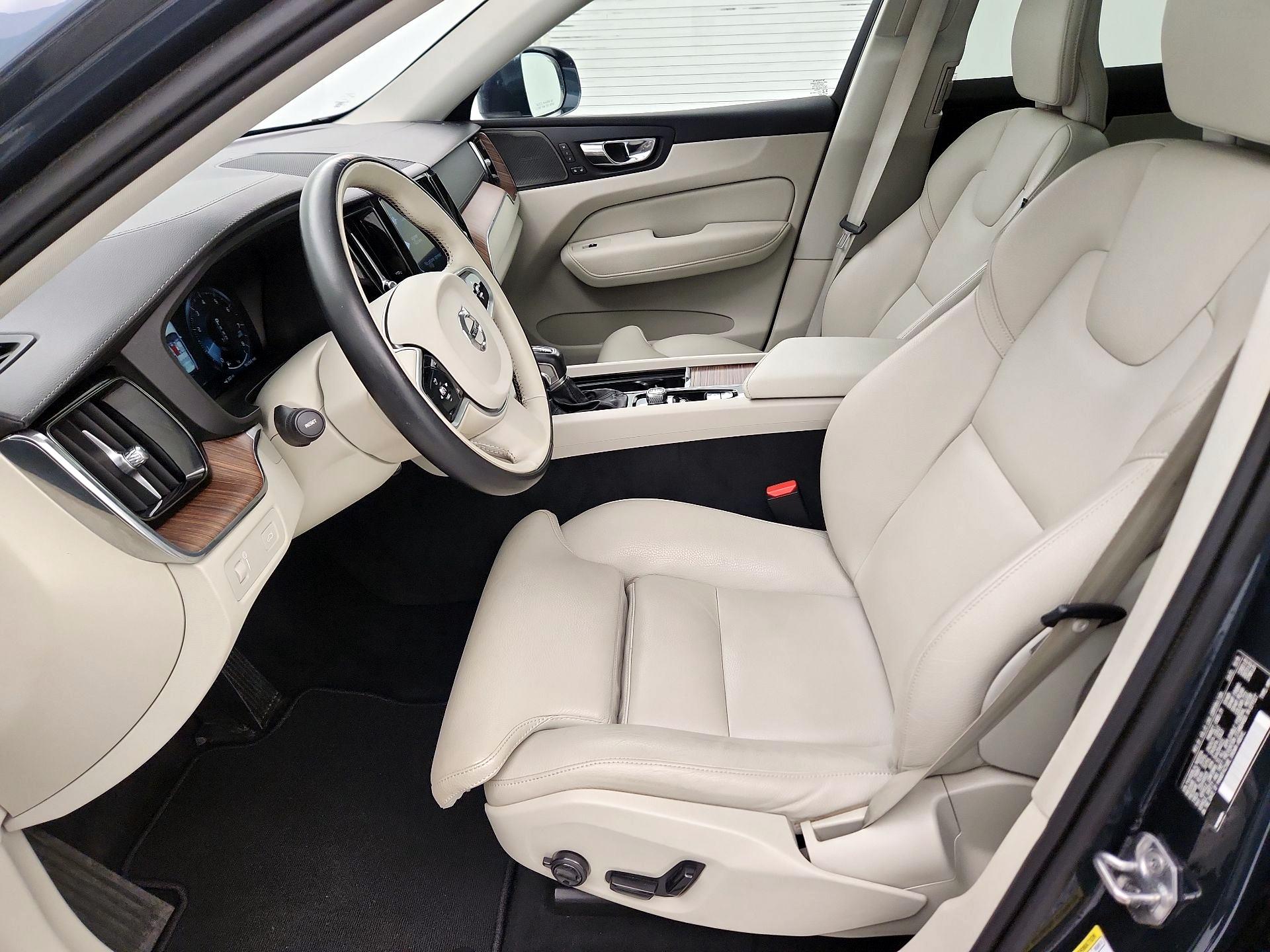 Thumbnail: 2020 Volvo XC60 - 11