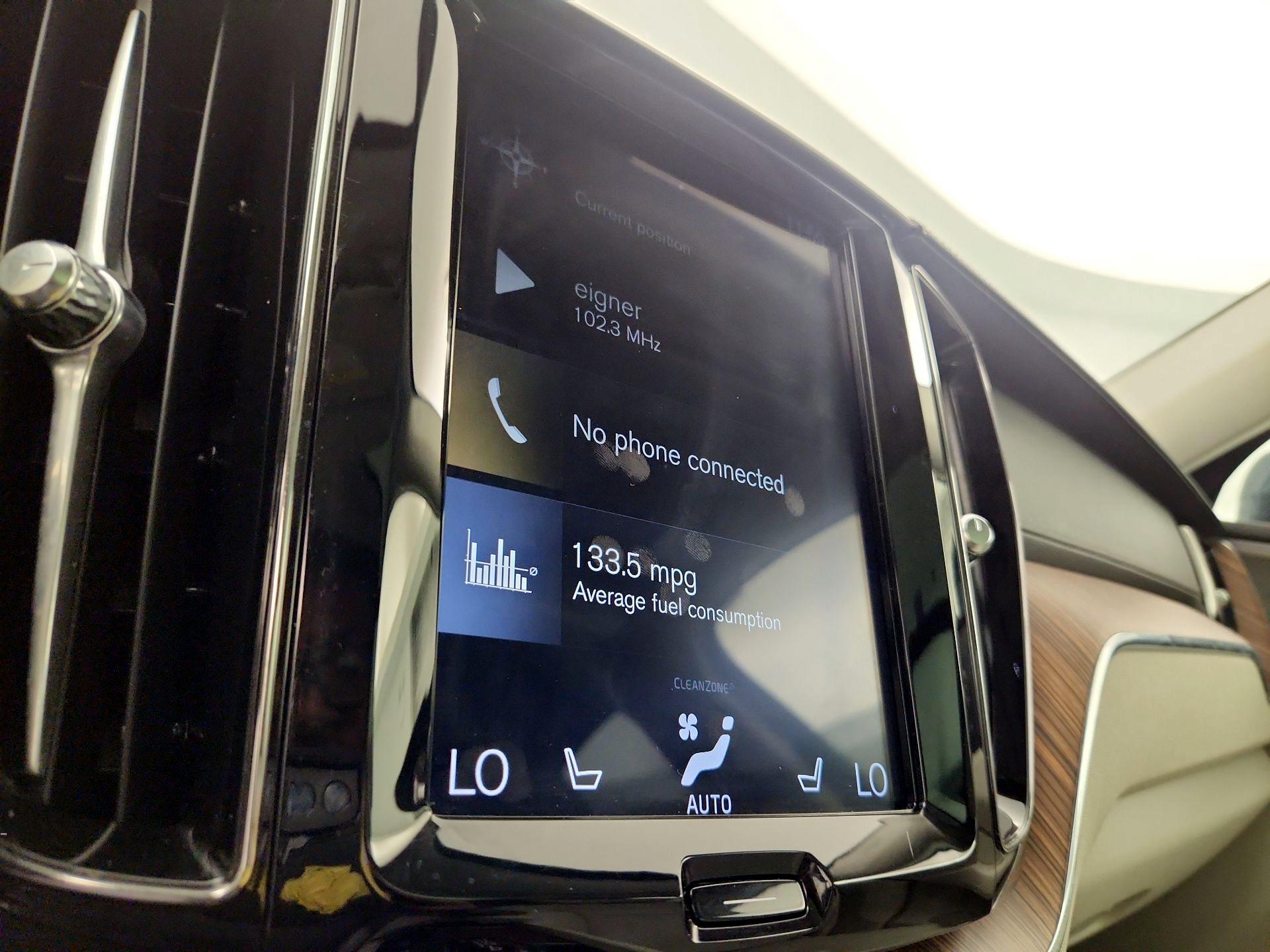 Thumbnail: 2020 Volvo XC60 - 15