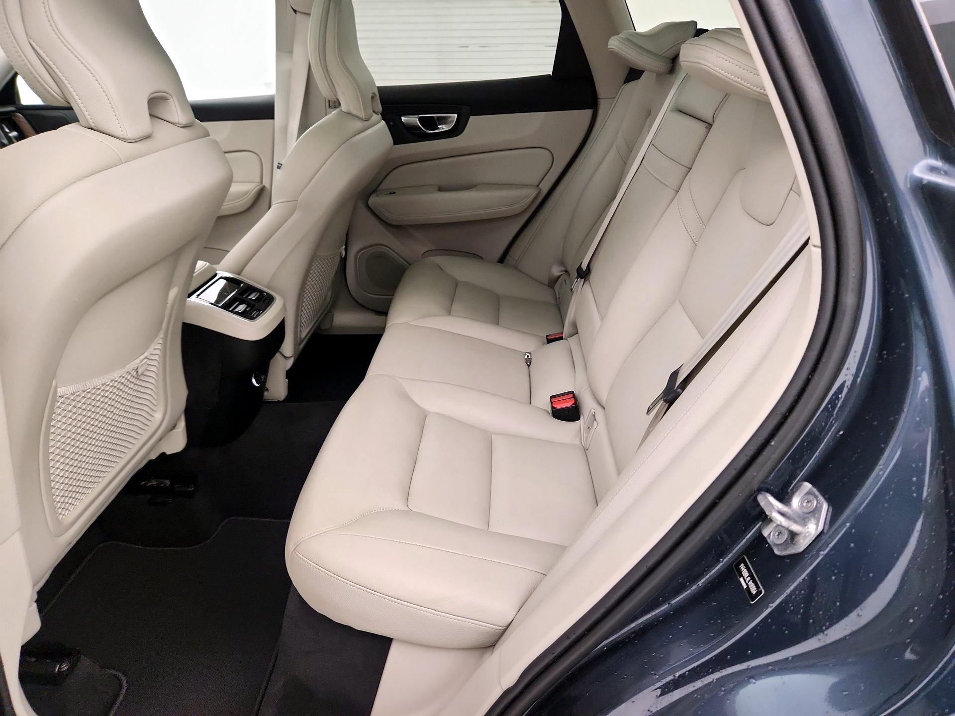 Thumbnail: 2020 Volvo XC60 - 18