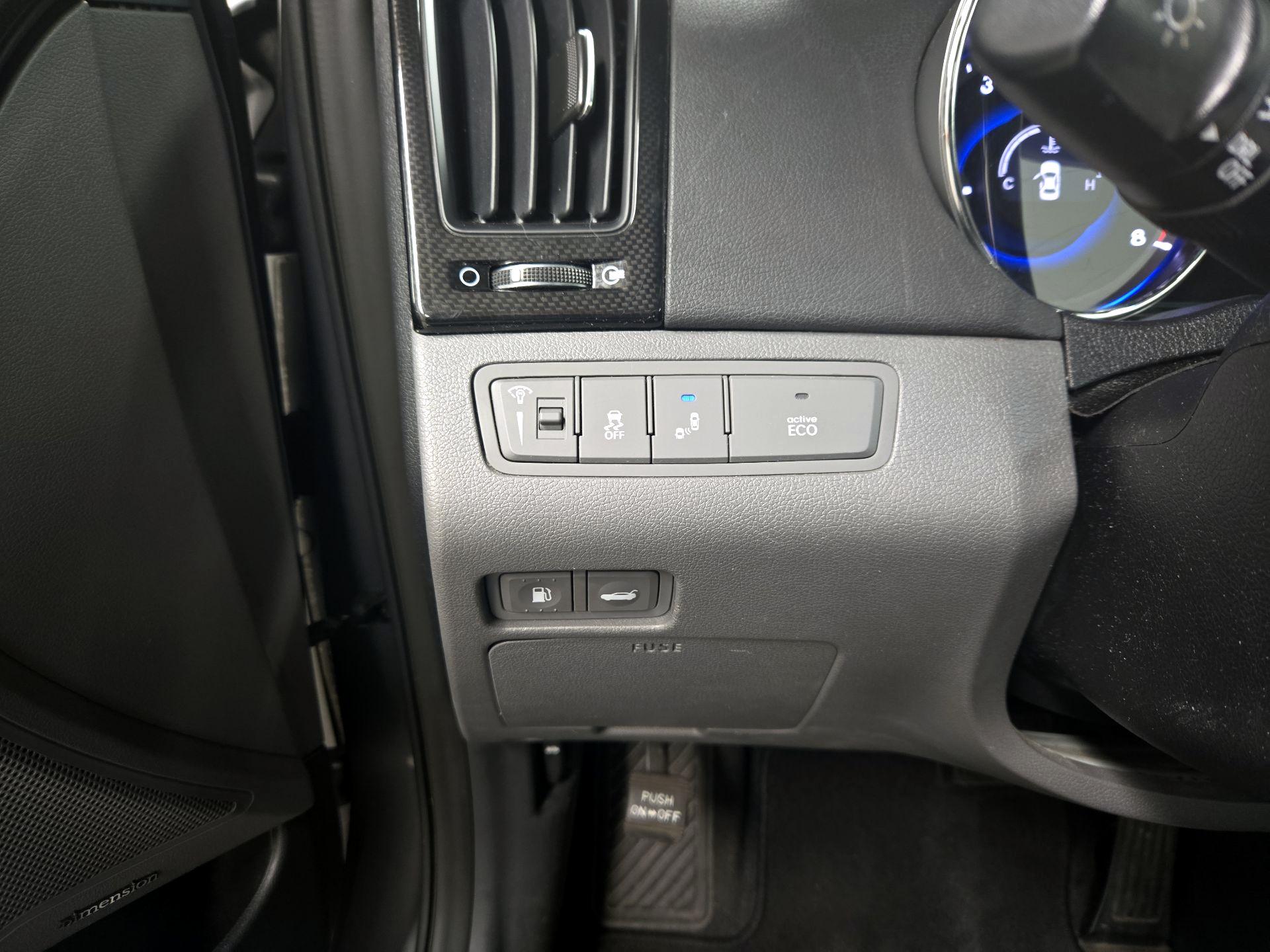 Thumbnail: 2014 Hyundai Sonata - 13