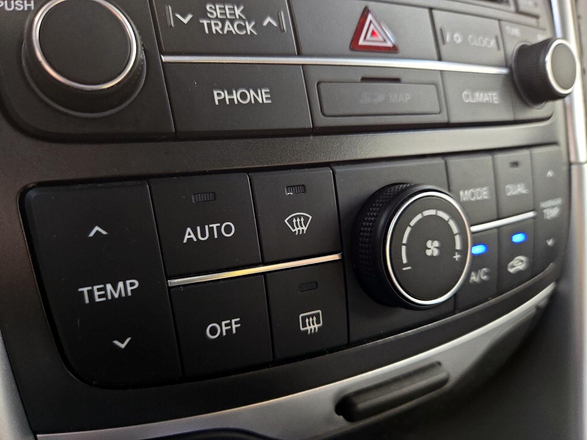 Thumbnail: 2014 Hyundai Sonata - 17