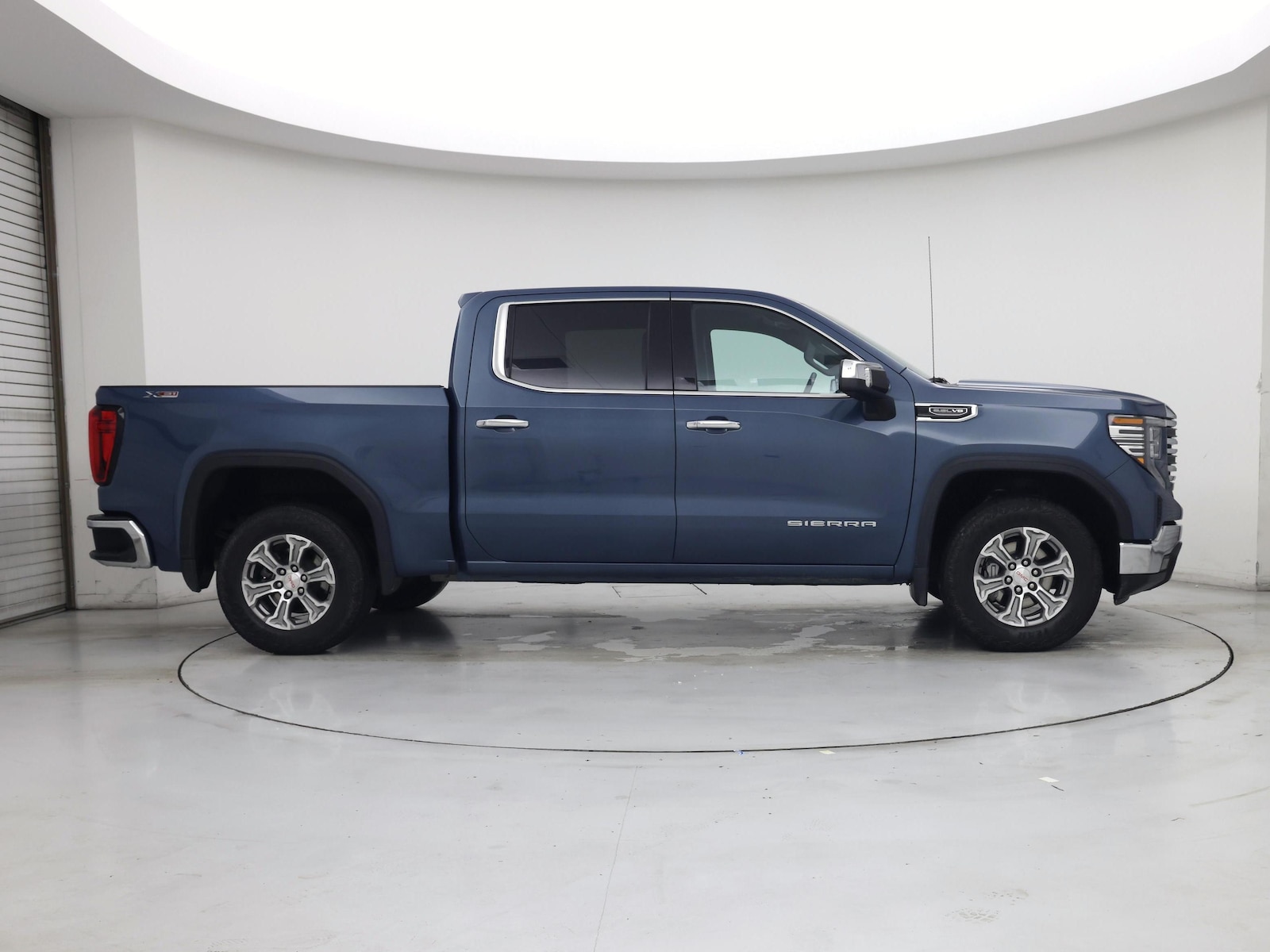 2024 GMC Sierra 1500 SLT - Photo 8