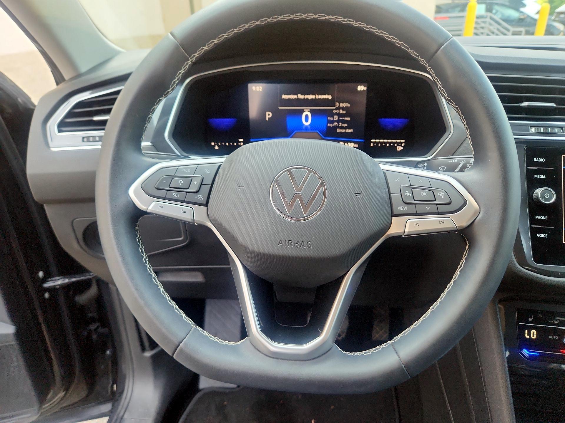Thumbnail: 2023 Volkswagen Tiguan - 10