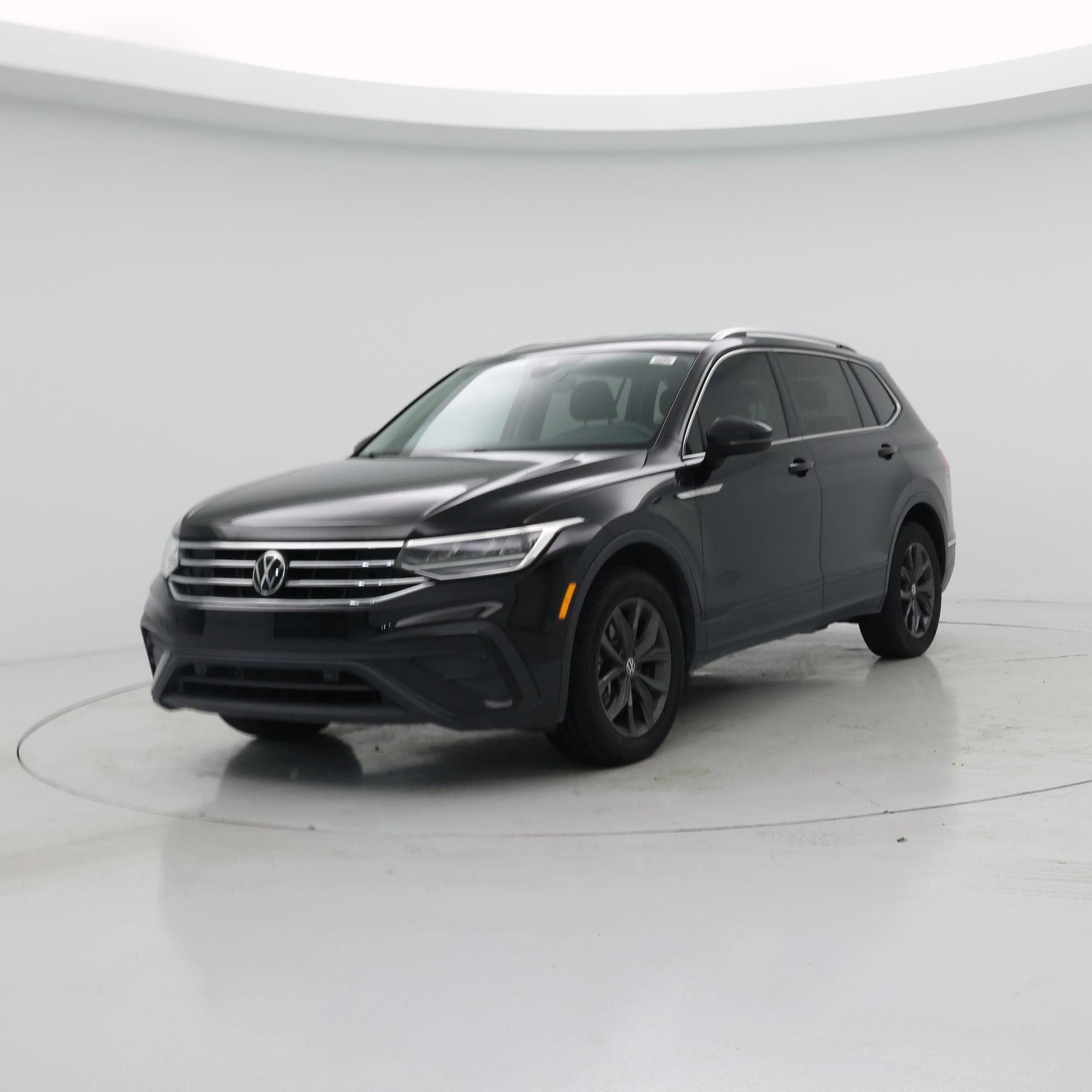 Thumbnail: 2023 Volkswagen Tiguan - 4