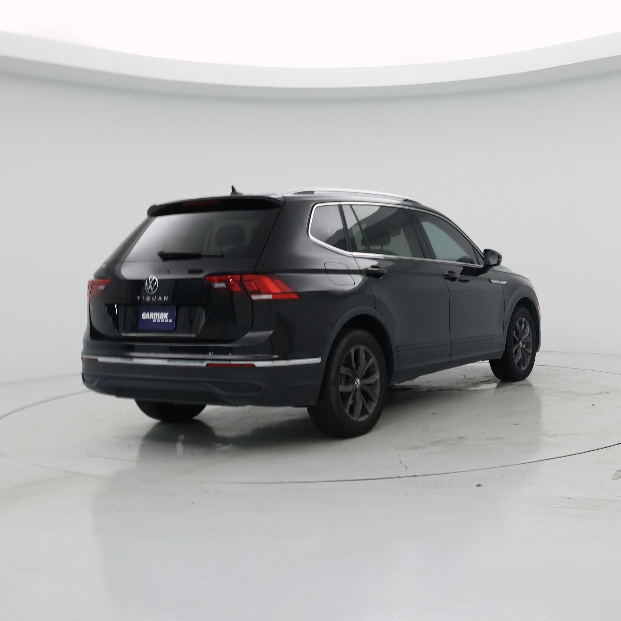 Thumbnail: 2023 Volkswagen Tiguan - 8