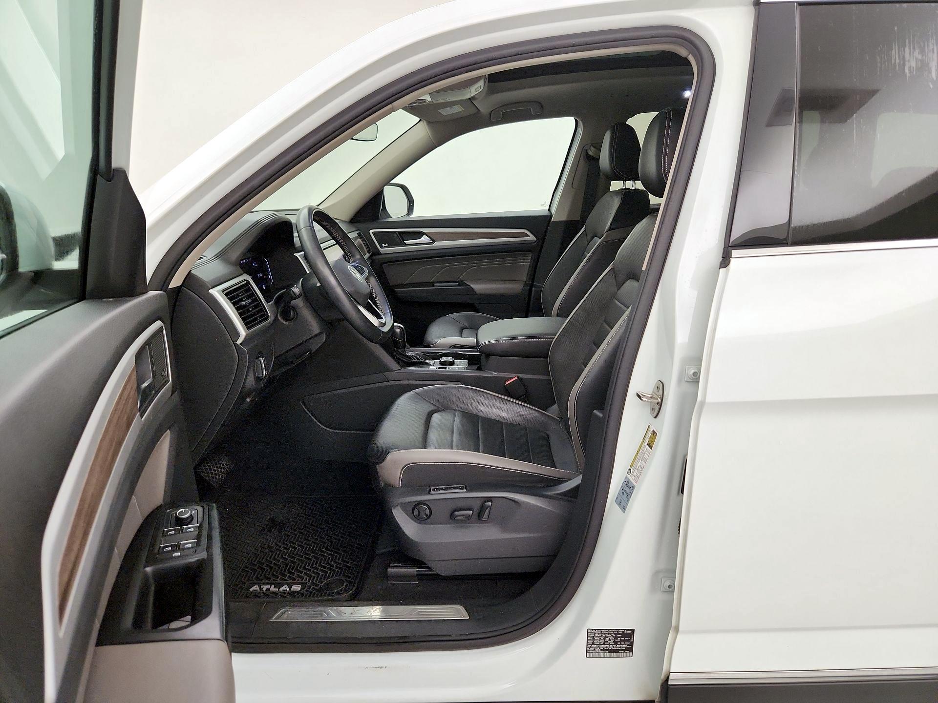 Thumbnail: 2021 Volkswagen Atlas - 11