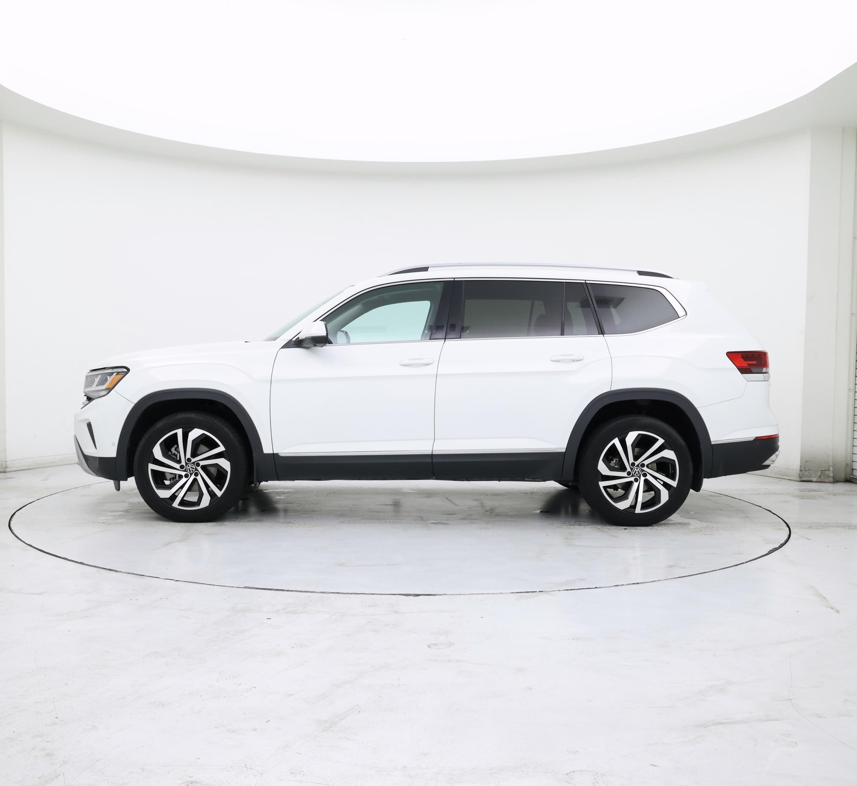 Thumbnail: 2021 Volkswagen Atlas - 3