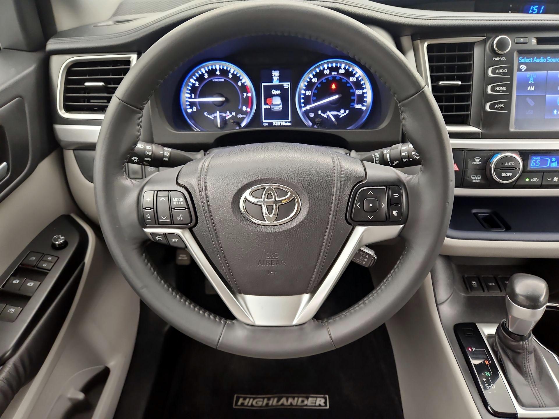 Thumbnail: 2015 Toyota Highlander - 10